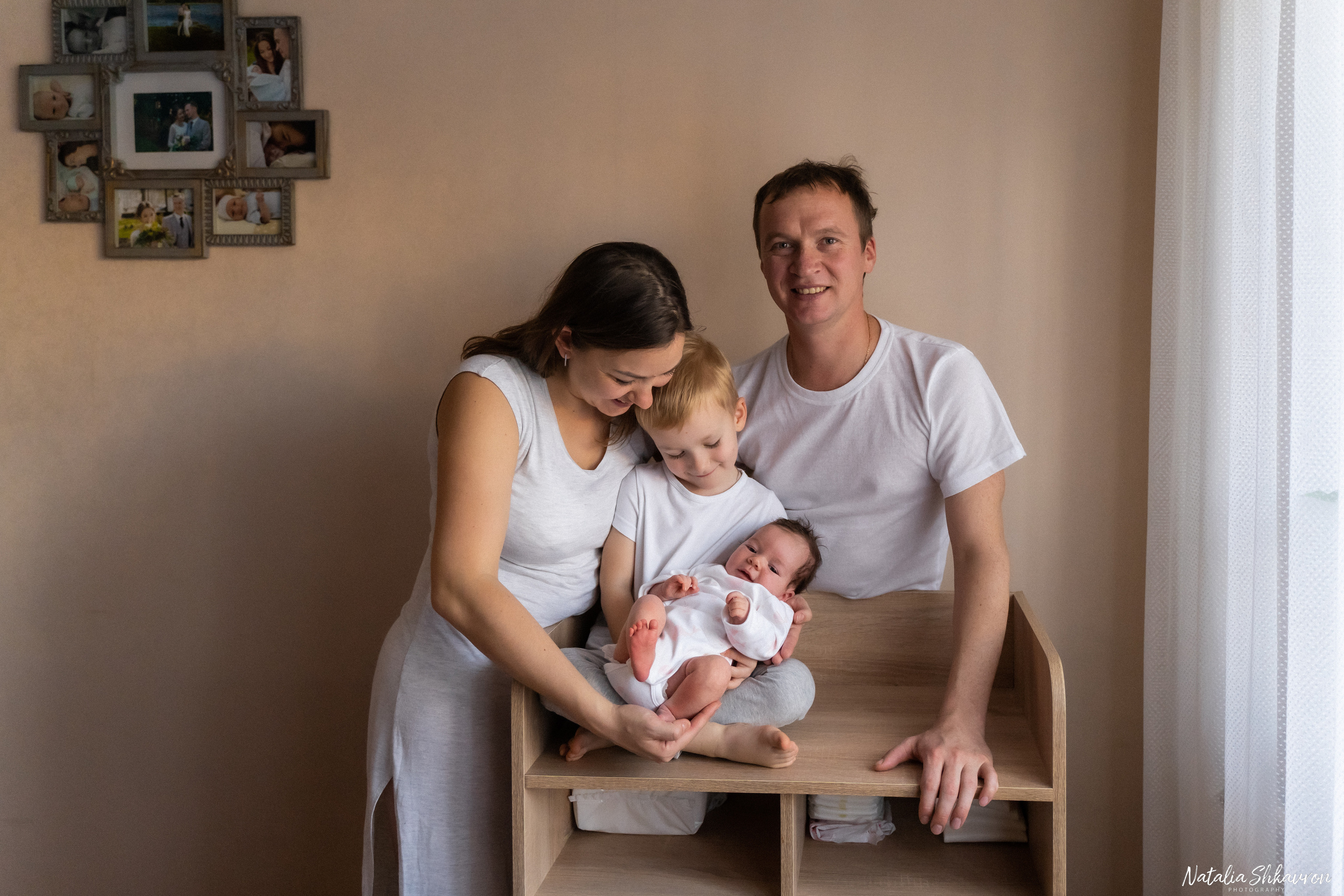 Сімейна фотосесія новонародженої. Сімейний фотограф Київ Наталія Шкаврон