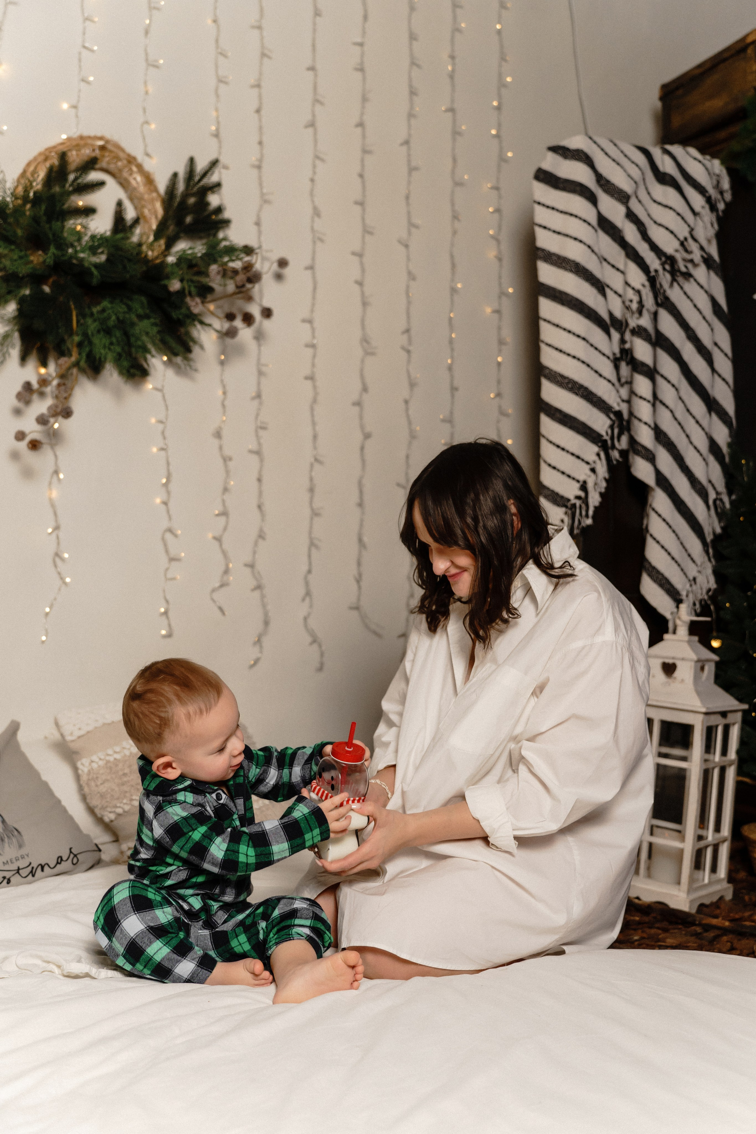 Новорічна фотосесія мами та сина. Family photographer in Kiev Natalia Shkavron