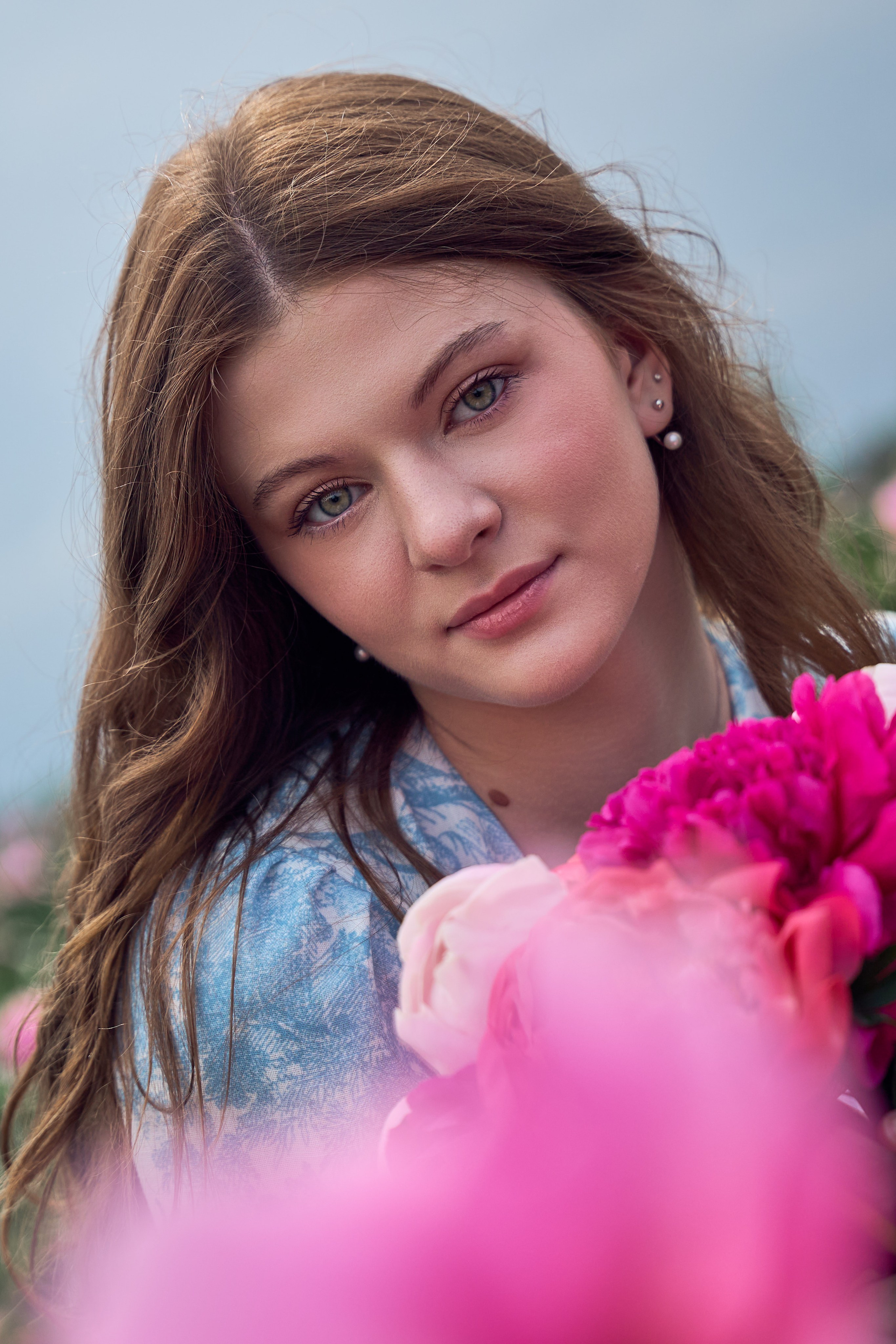 Сімейна фотосесія з піонами у Добропарку. Family photographer in Kiev Natalia Shkavron