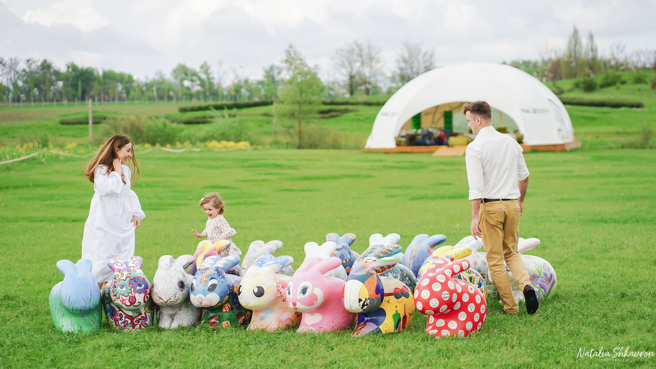 Сімейна фотосесія в тюльпанах. Сімейний фотограф Київ Наталія Шкаврон