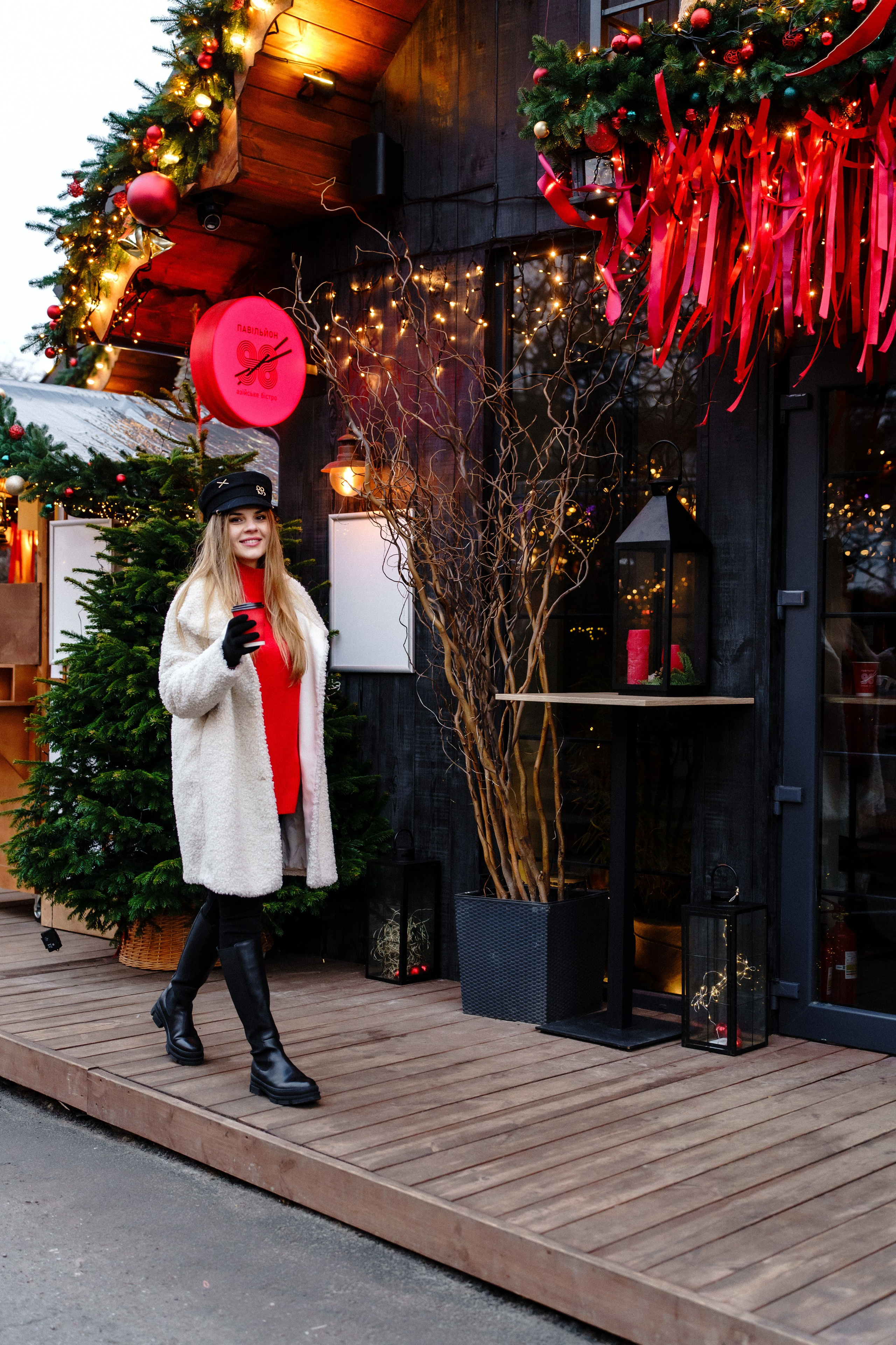 Новорічна індивідуальна фотосесія на ВДНГ. Сімейний фотограф Київ Наталія Шкаврон