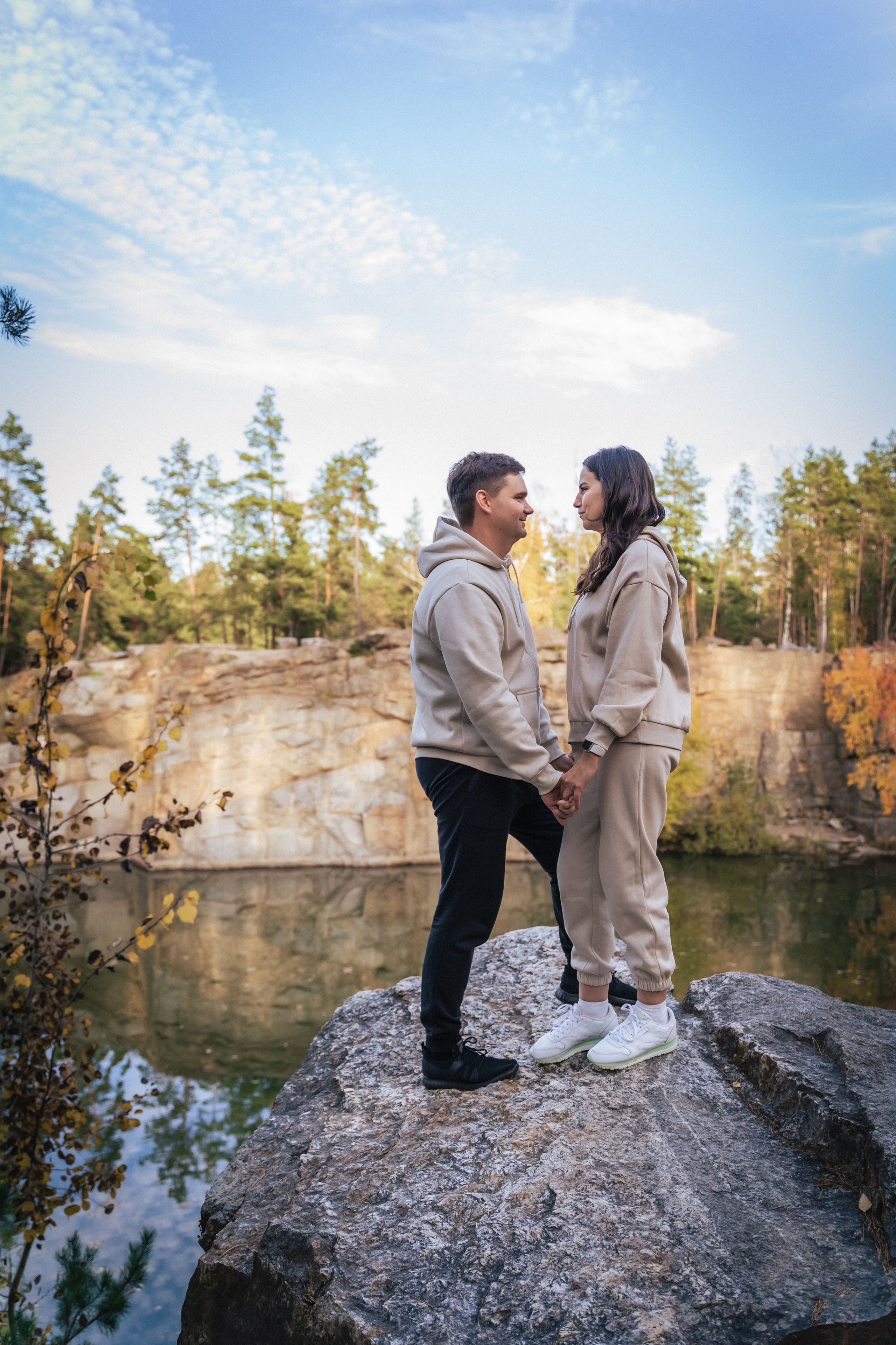 Сімейна фотосесія на природі біля Коростишівського карєру. Сімейний фотограф Київ Наталія Шкаврон