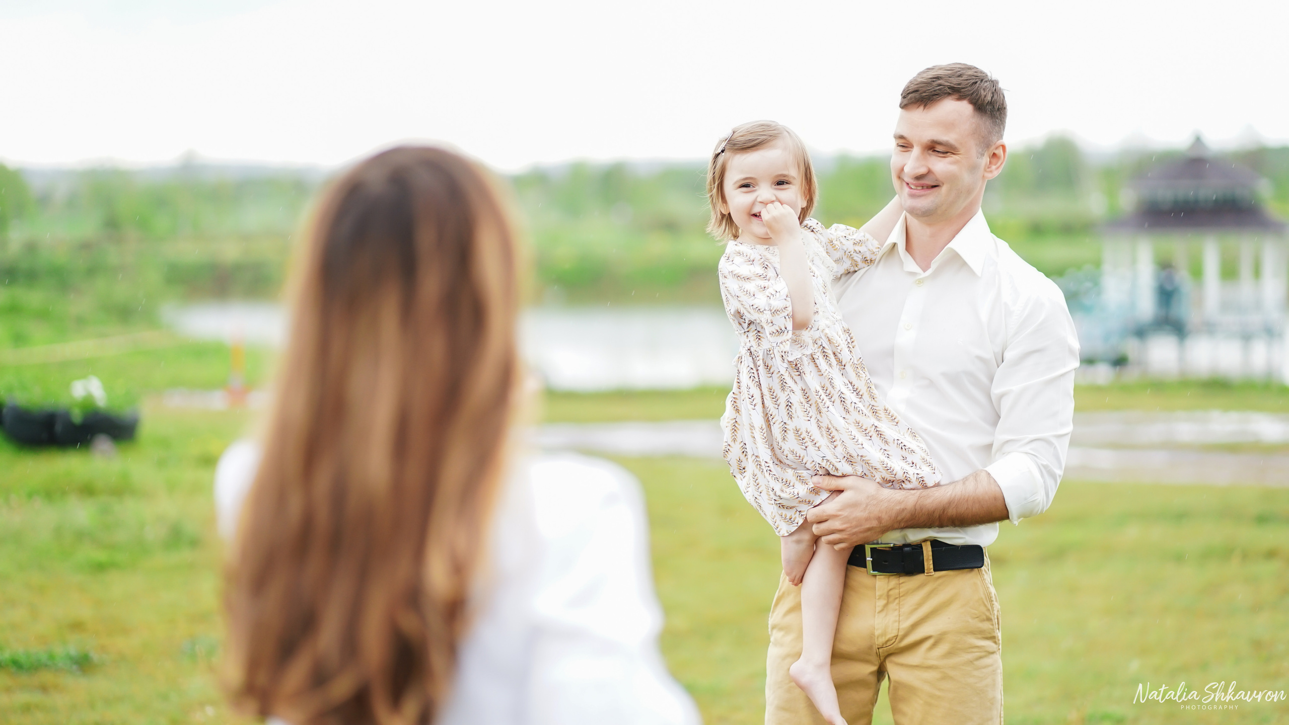 Сімейна фотосесія в тюльпанах. Сімейний фотограф Київ Наталія Шкаврон