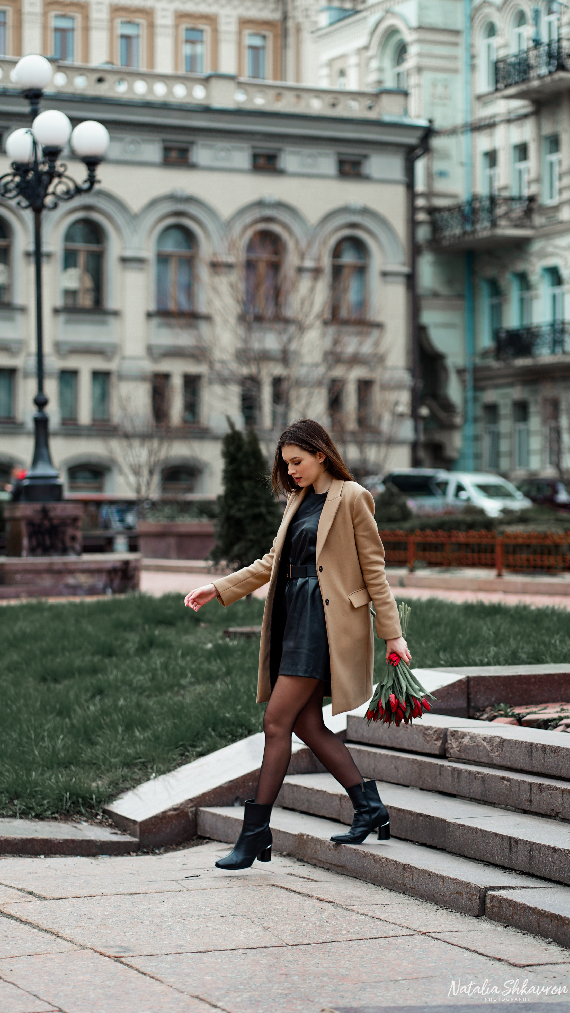 Індивідуальна фотосесія біля Оперного театру Київ. Сімейний фотограф Київ Наталія Шкаврон