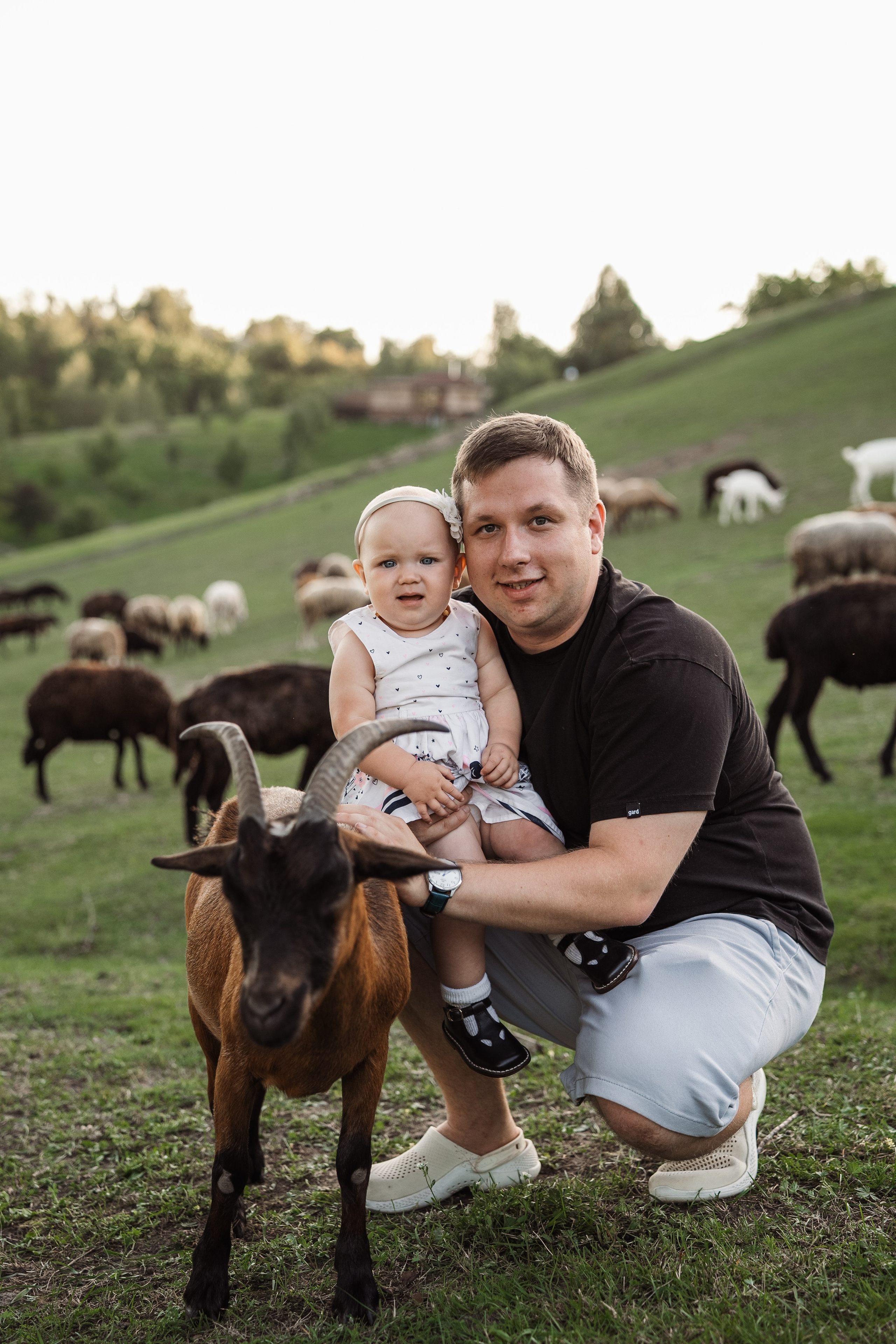 Святкування 1-го дня народження на овечій фермі. Family photographer in Kiev Natalia Shkavron