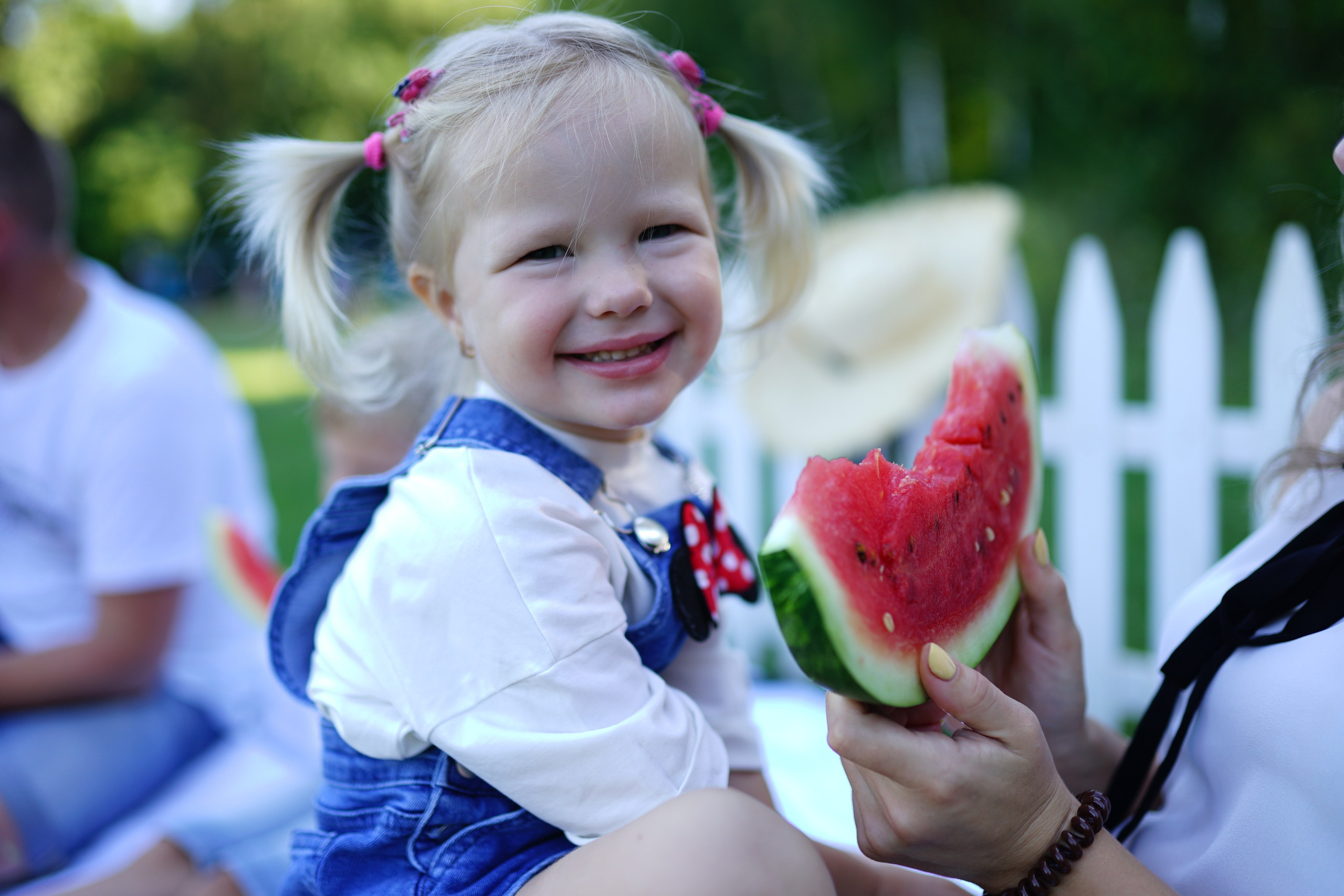 Сімейна фотосесія з кавунами. Family photographer in Kiev Natalia Shkavron