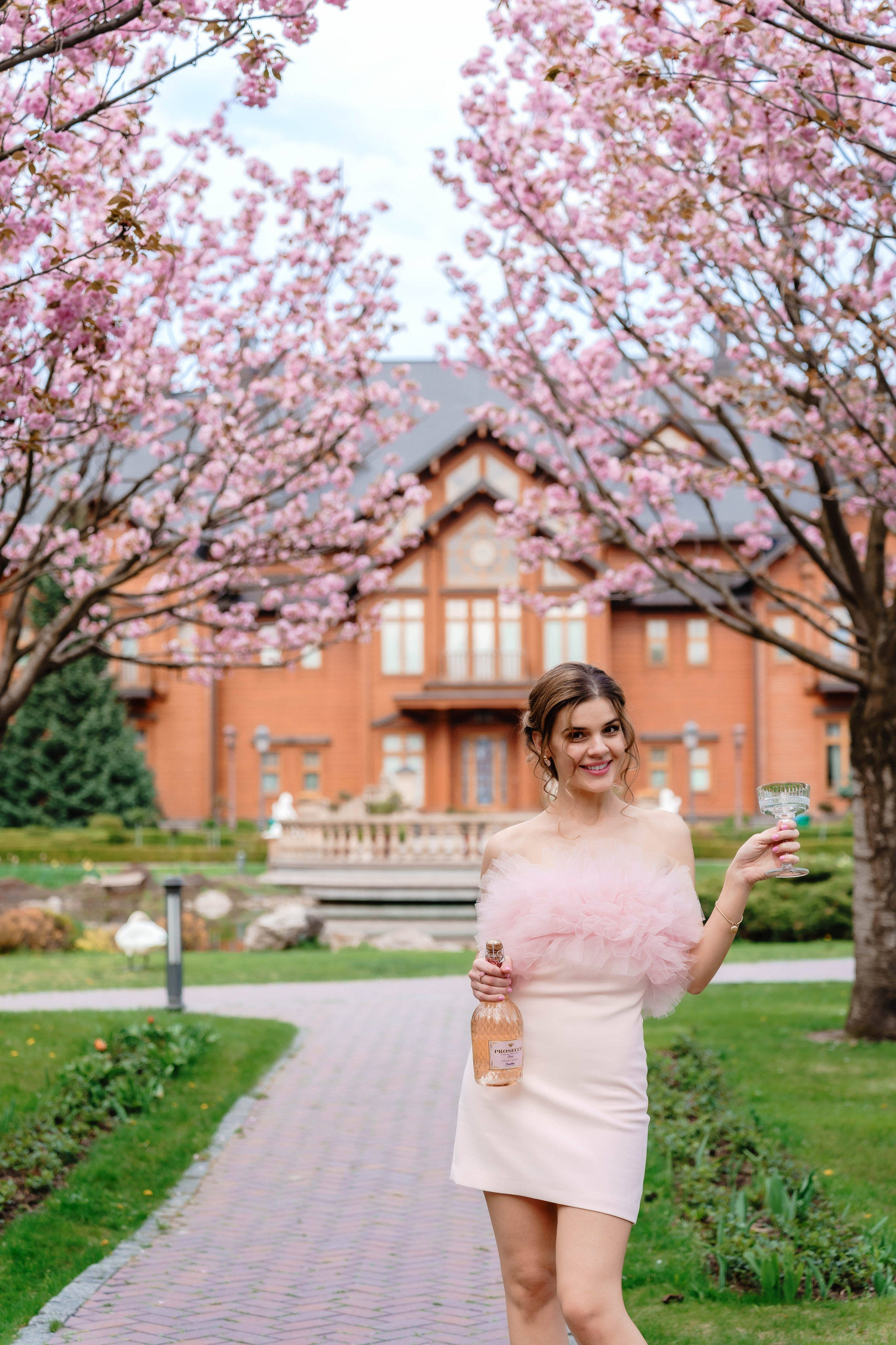 Фотосесія в сакурах. Family photographer in Kiev Natalia Shkavron