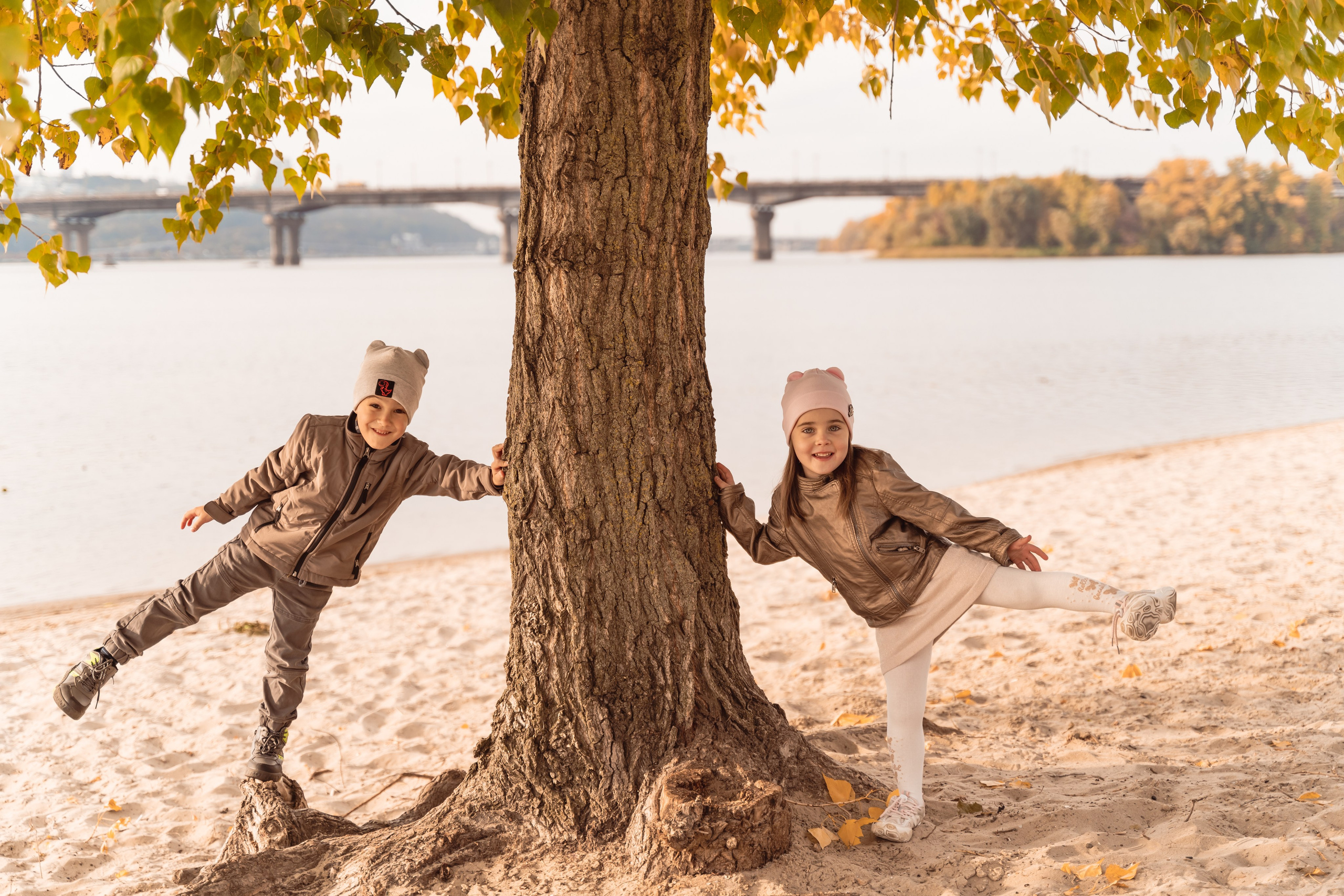 Сімейна фотосесія на Лівобережній. Family photographer in Kiev Natalia Shkavron