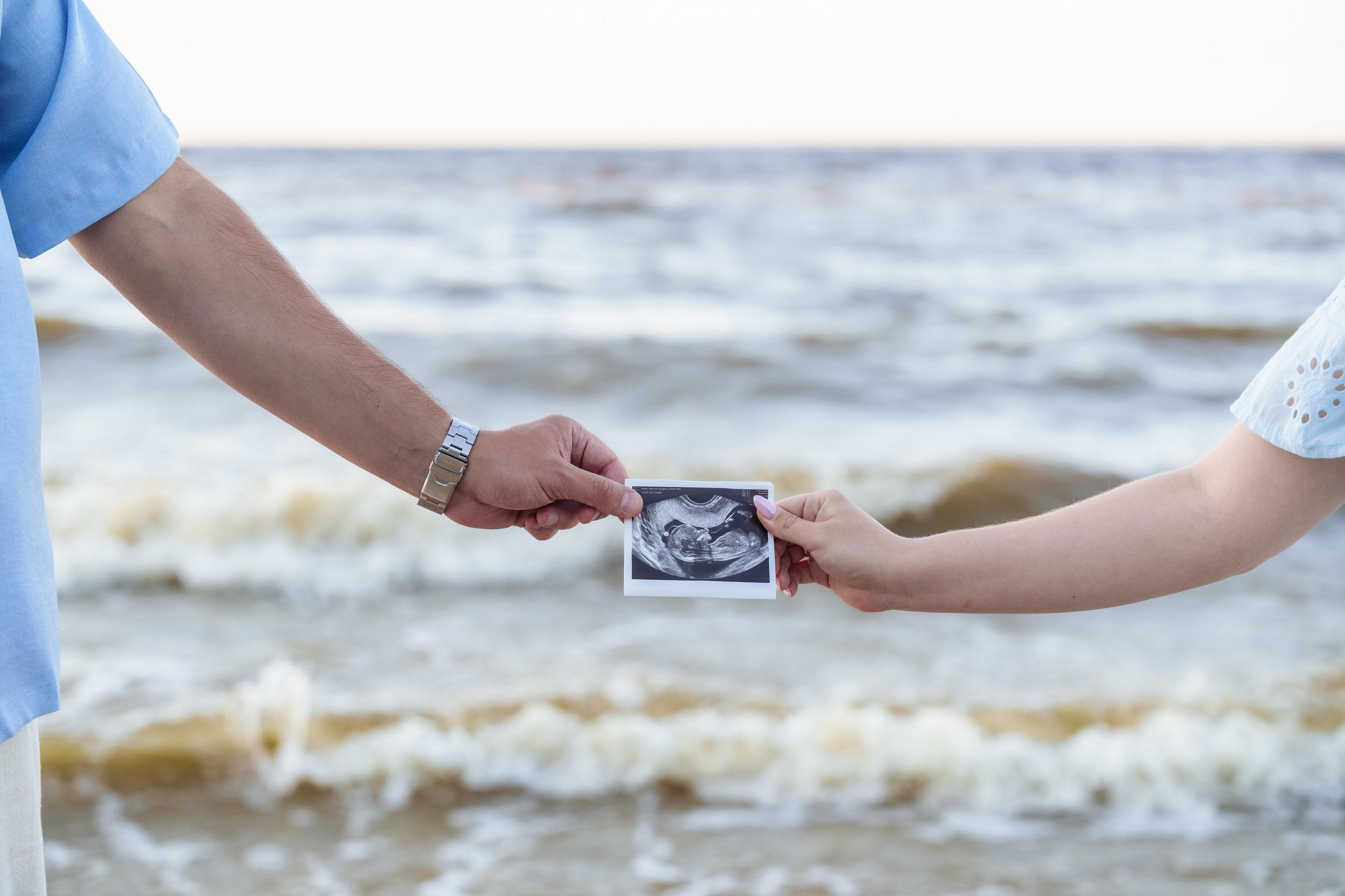 Гендер паті на Київському морі. Family photographer in Kiev Natalia Shkavron