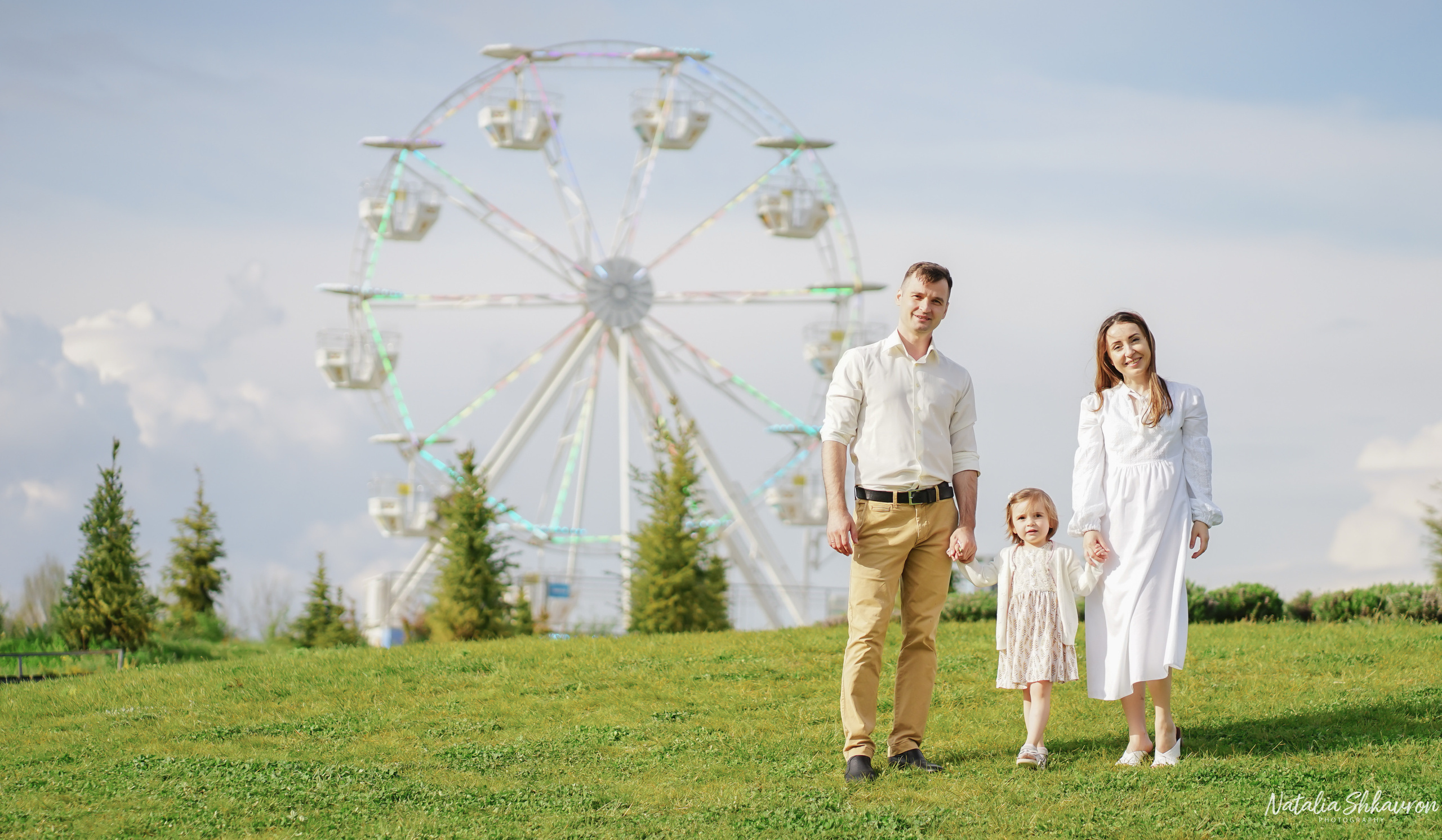 Сімейна фотосесія в тюльпанах. Сімейний фотограф Київ Наталія Шкаврон