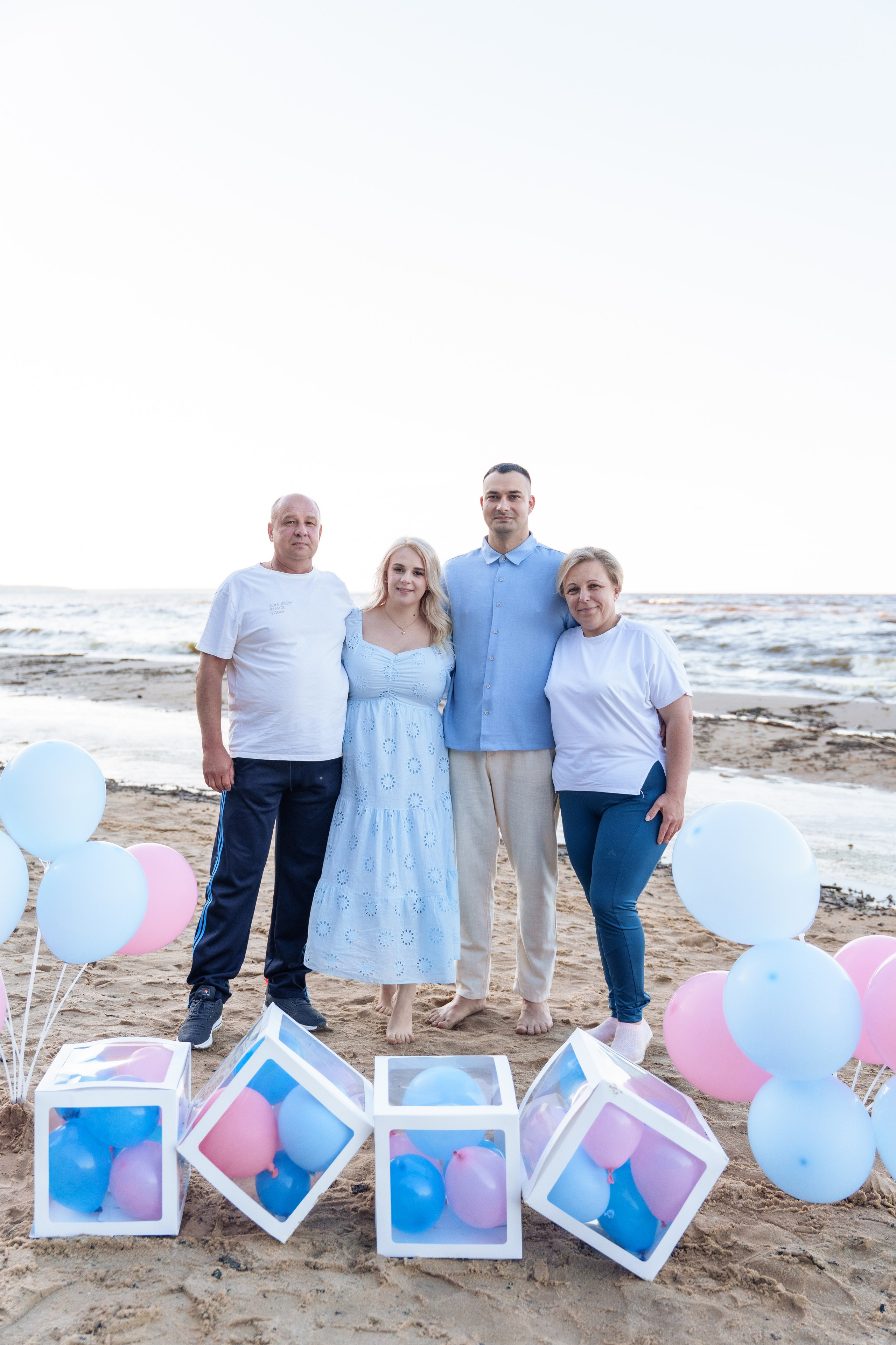 Гендер паті на Київському морі. Family photographer in Kiev Natalia Shkavron