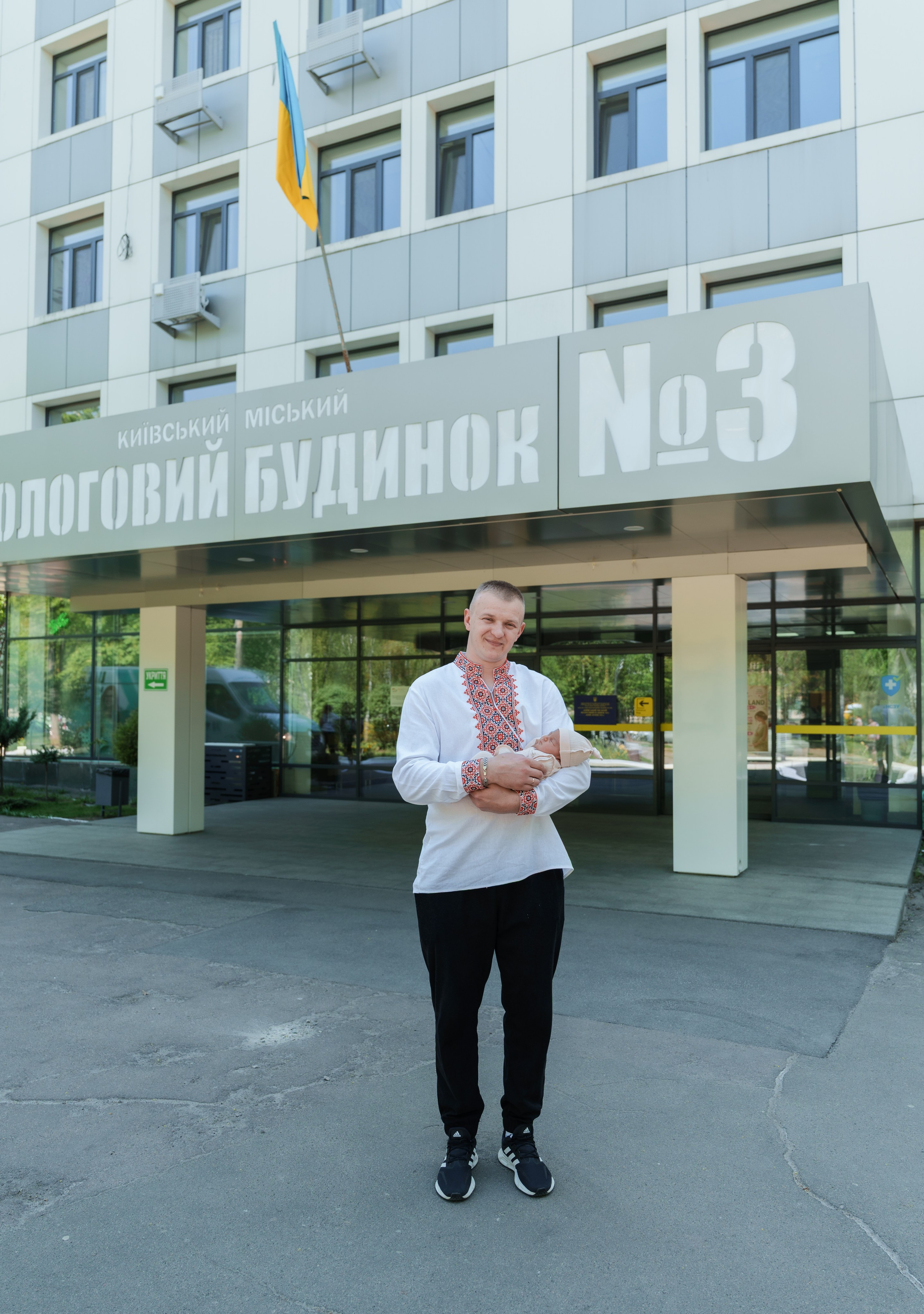 Виписка з пологового №3. Сімейний фотограф Київ Наталія Шкаврон