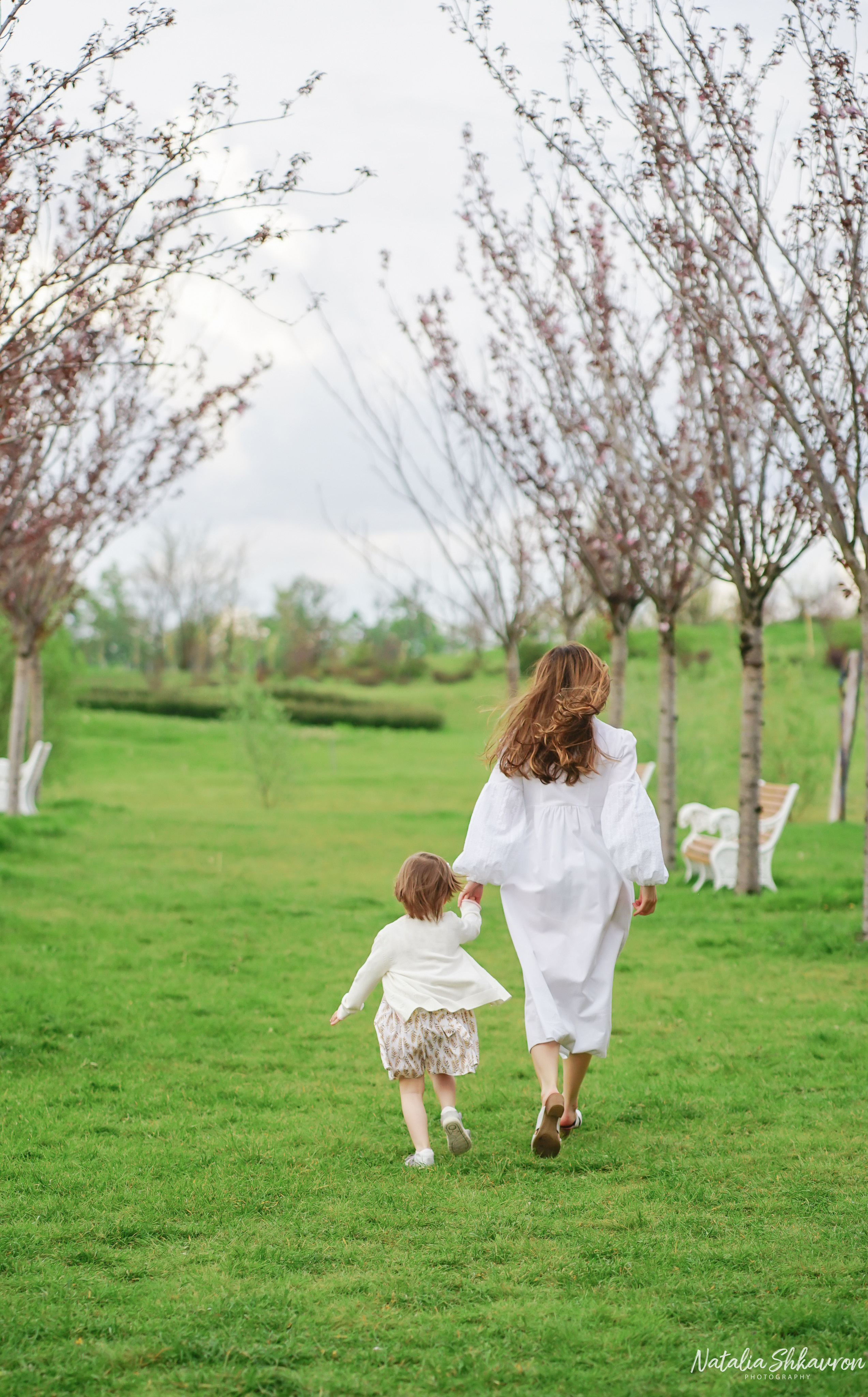 Сімейна фотосесія в тюльпанах. Сімейний фотограф Київ Наталія Шкаврон
