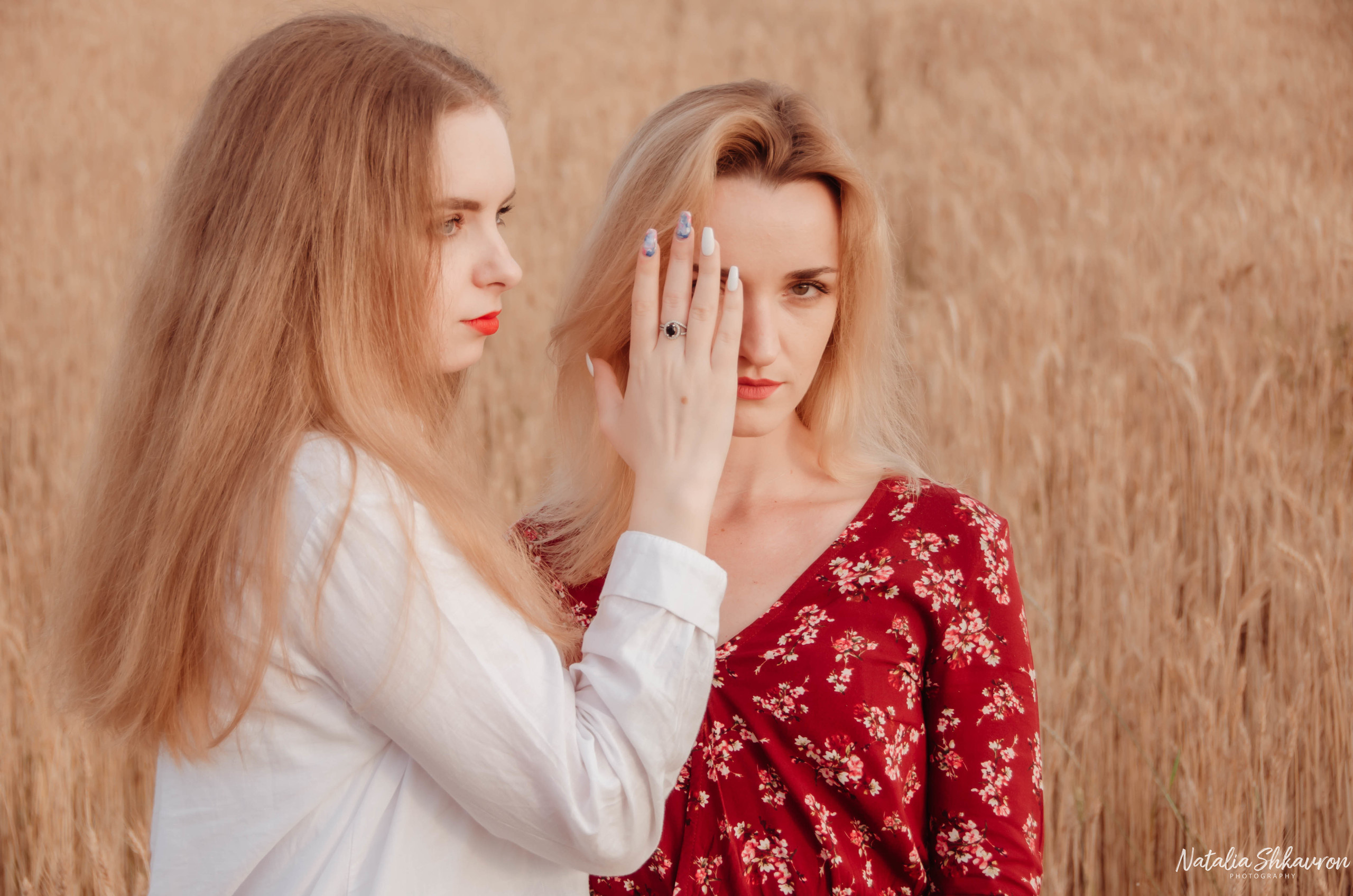 Фотосесія дві сестри. Сімейний фотограф Київ Наталія Шкаврон