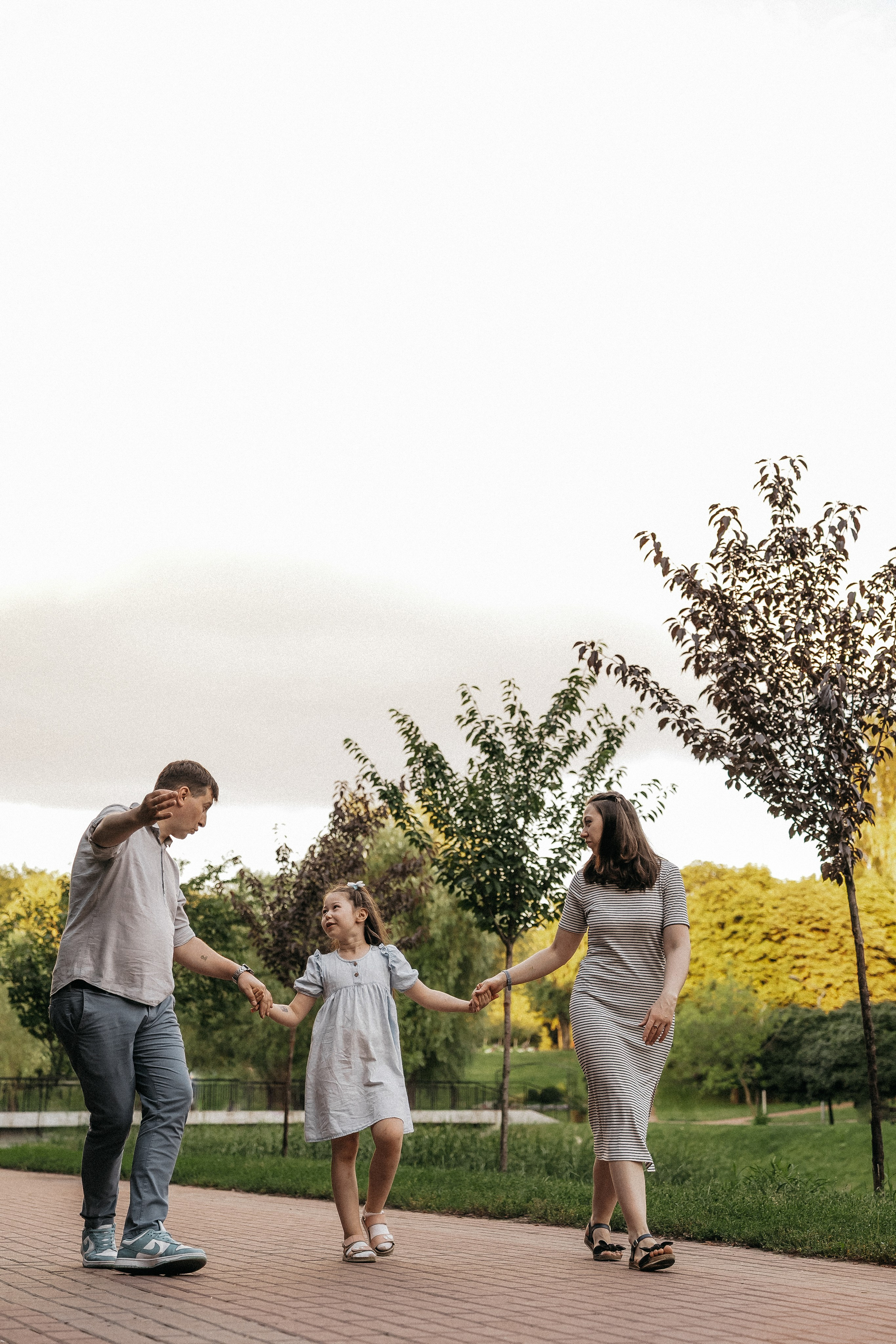 Сімейна фотосесія в парку. Сімейний фотограф Київ Наталія Шкаврон