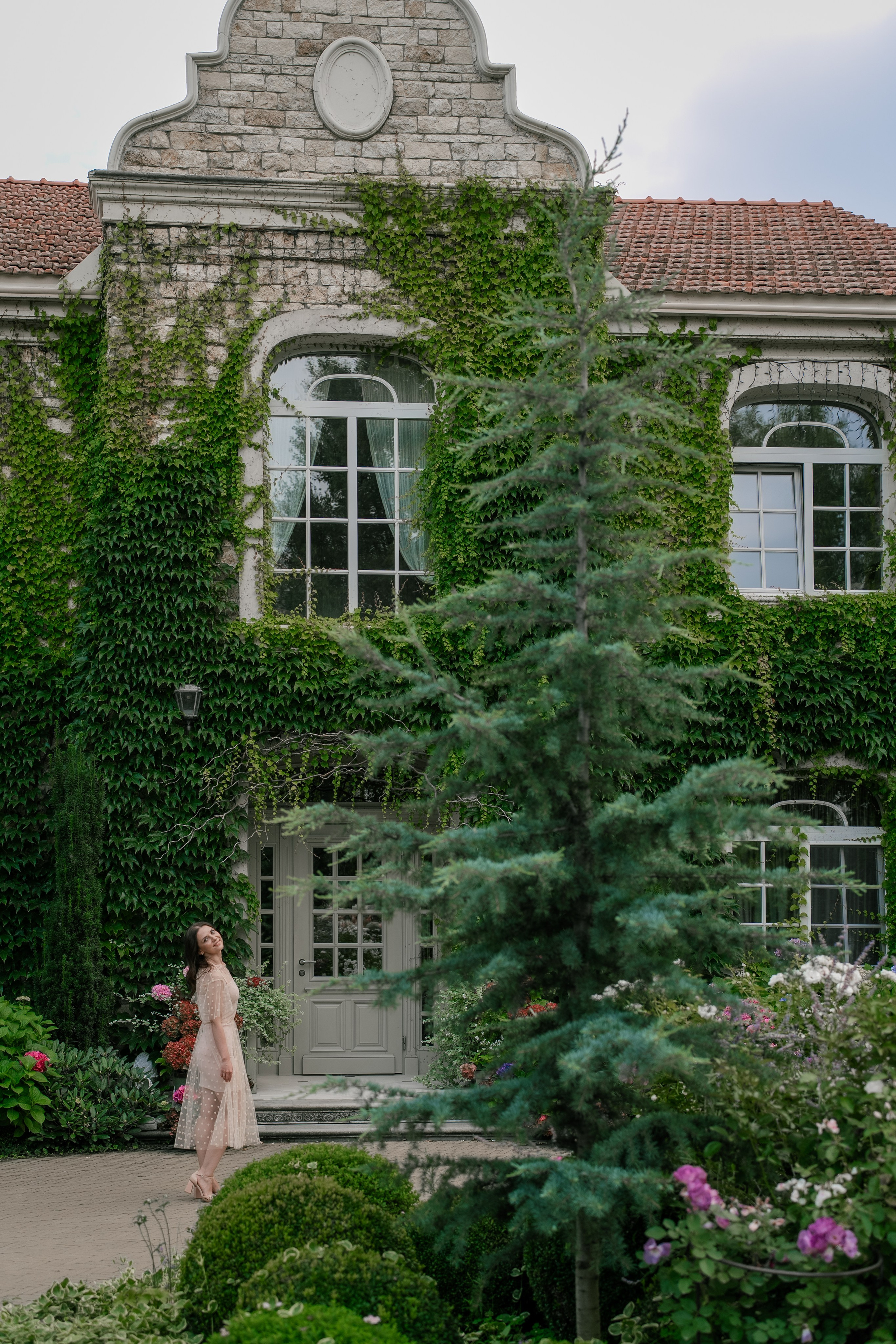 Фотосеся індивідуальна в гортензіях. Сімейний фотограф Київ Наталія Шкаврон