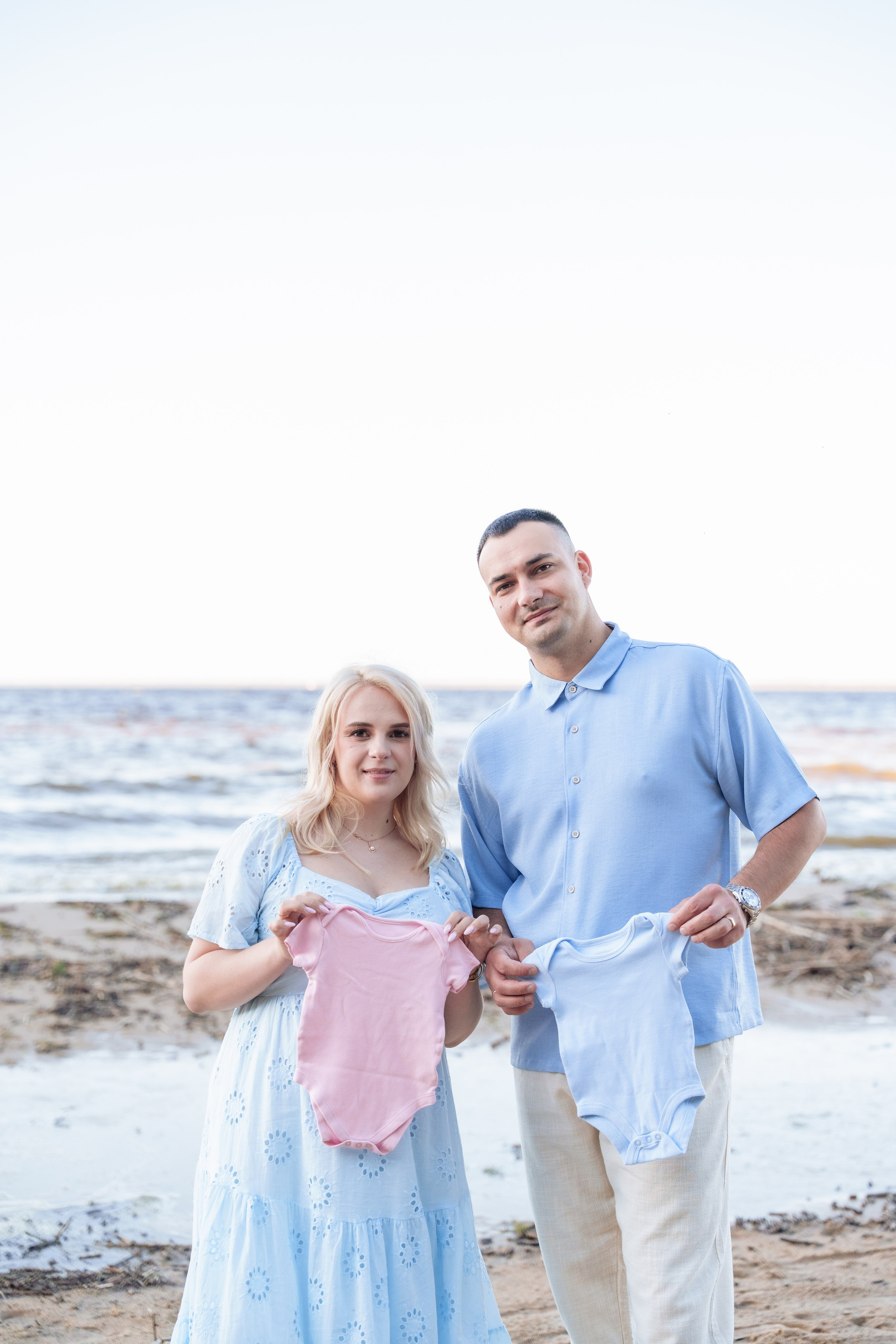 Гендер паті на Київському морі. Family photographer in Kiev Natalia Shkavron