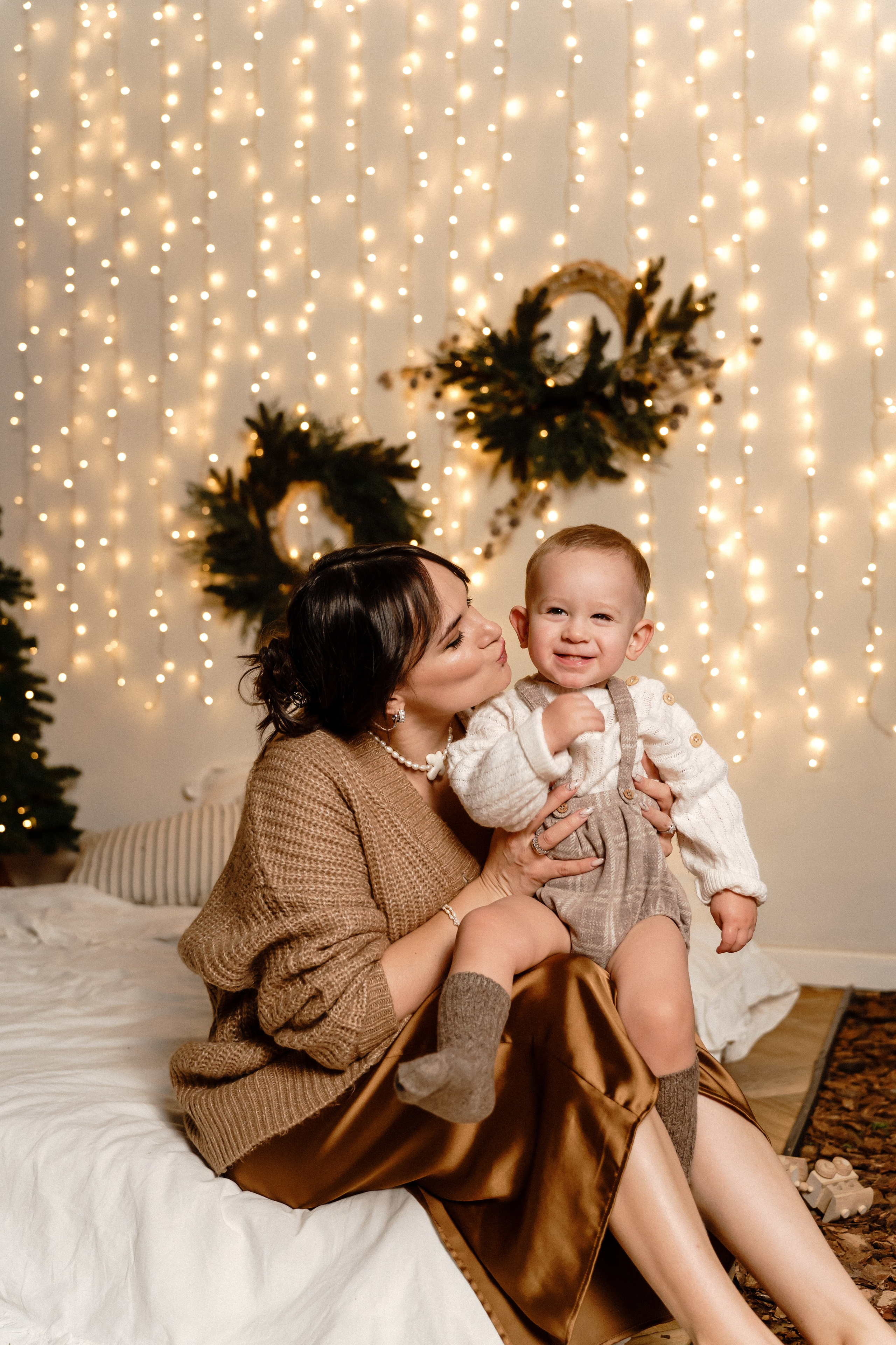 Новорічна фотосесія мами та сина. Family photographer in Kiev Natalia Shkavron