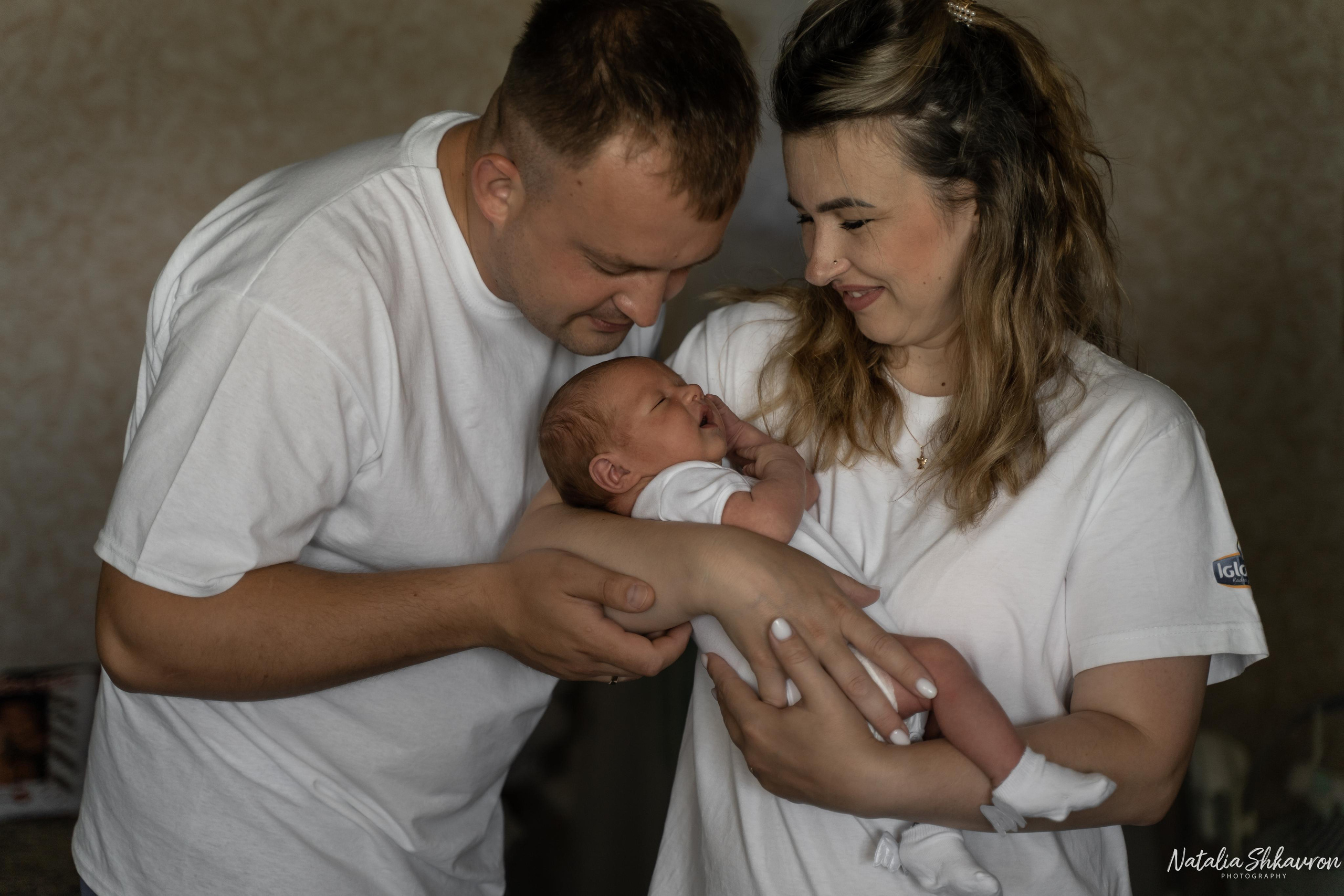 Домашня фотосесія новонародженого. Family photographer in Kiev Natalia Shkavron