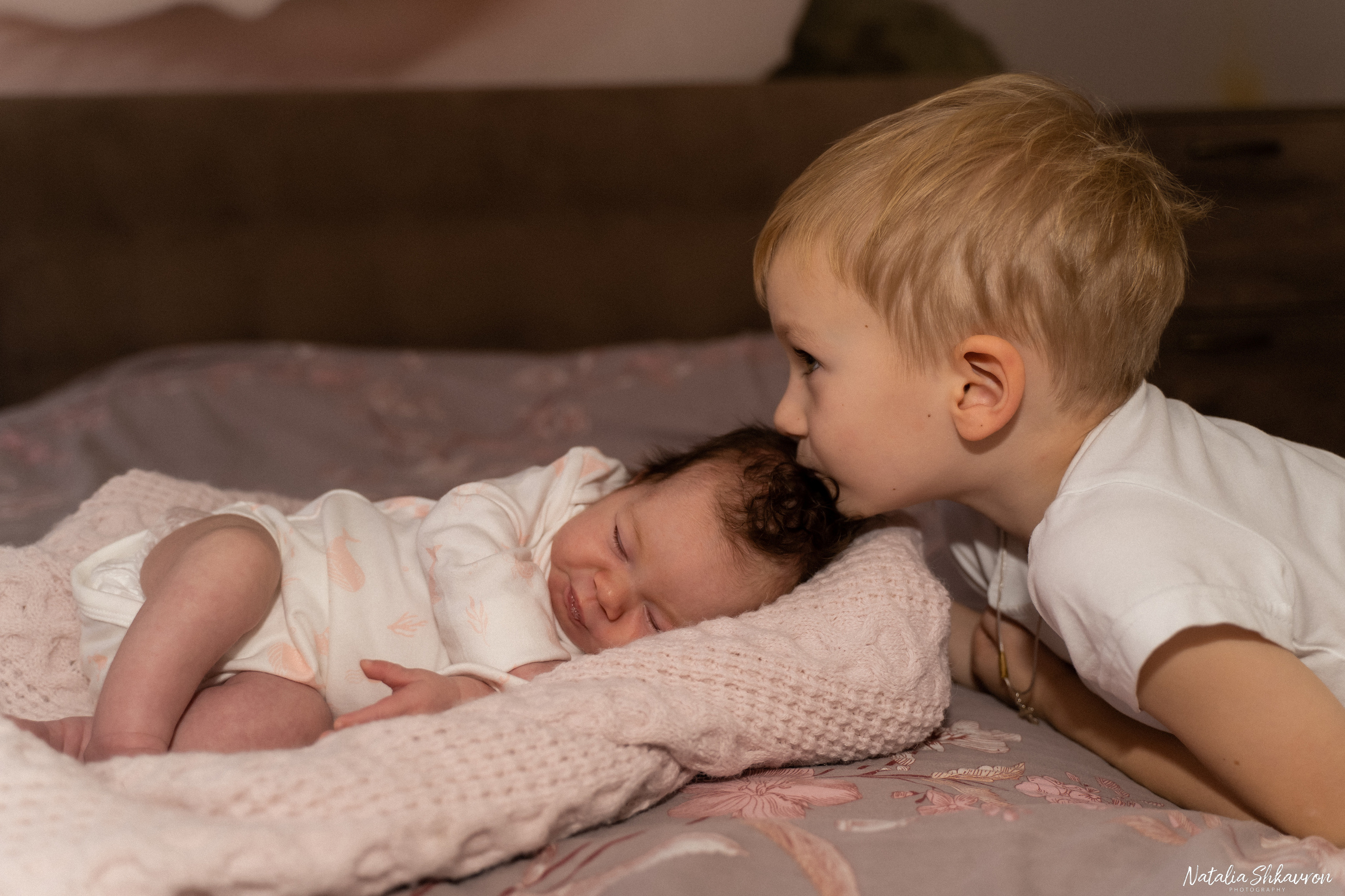 Сімейна фотосесія новонародженої. Сімейний фотограф Київ Наталія Шкаврон