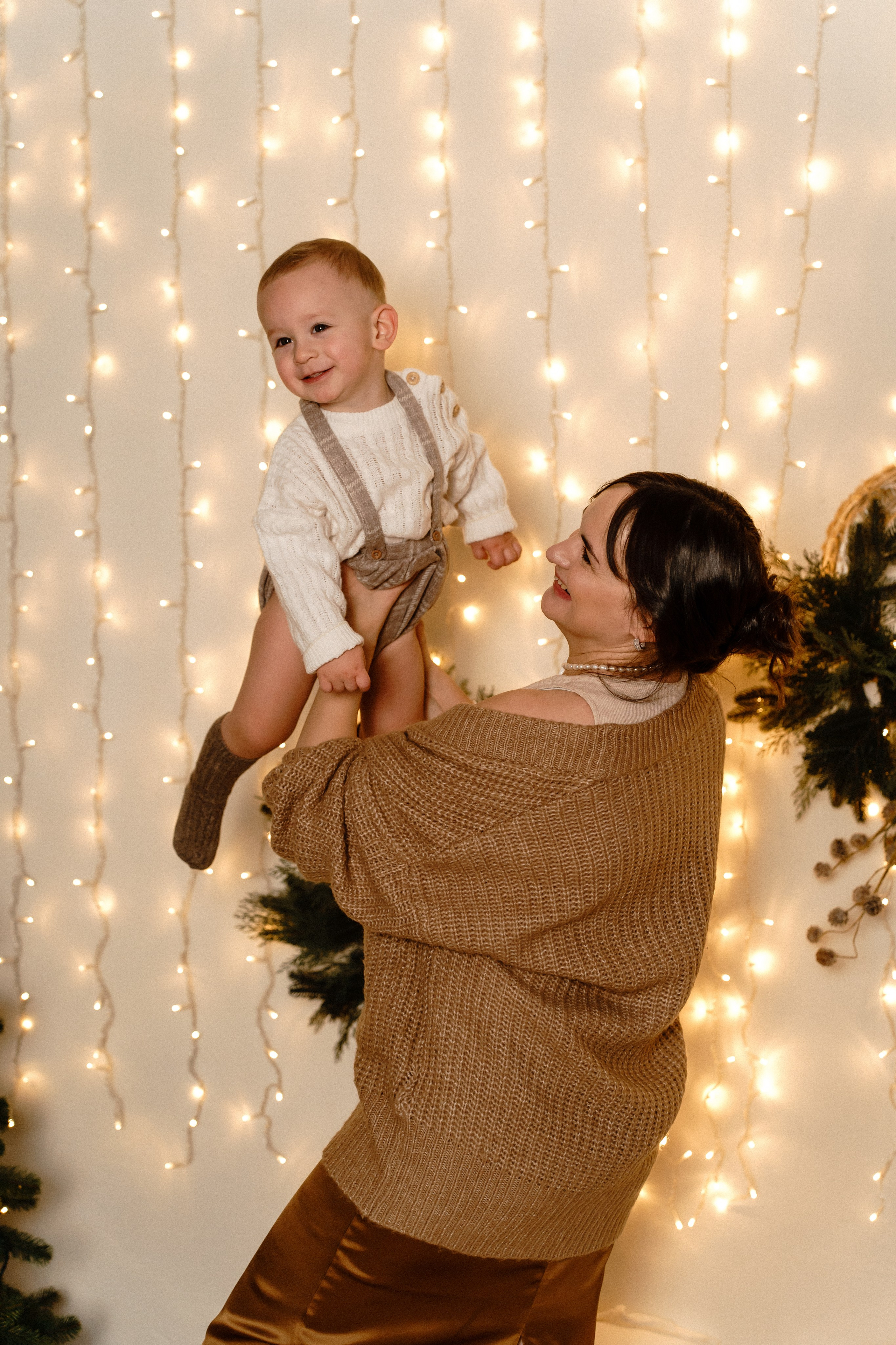 Новорічна фотосесія мами та сина. Family photographer in Kiev Natalia Shkavron