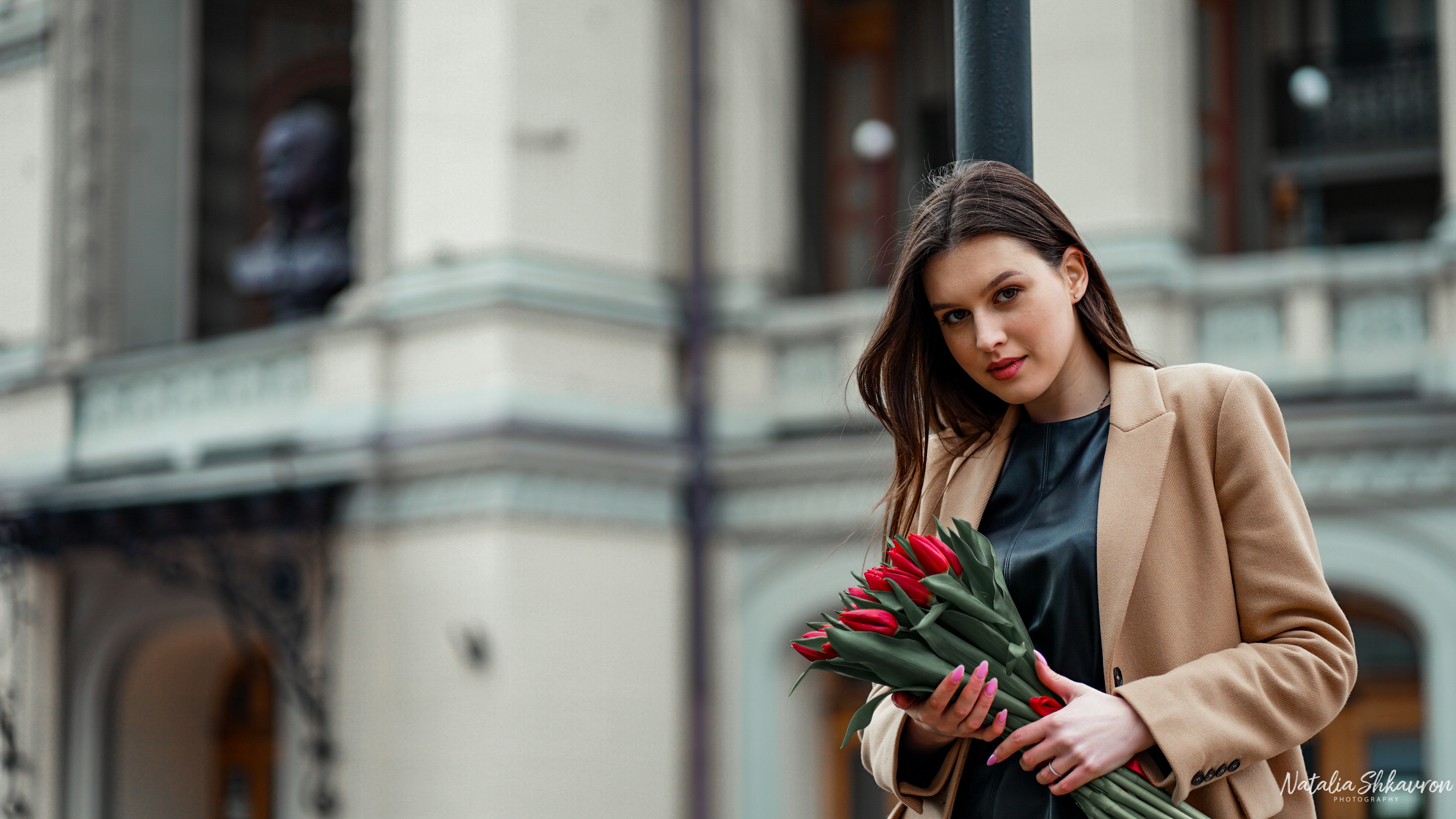 Індивідуальна фотосесія біля Оперного театру Київ. Сімейний фотограф Київ Наталія Шкаврон