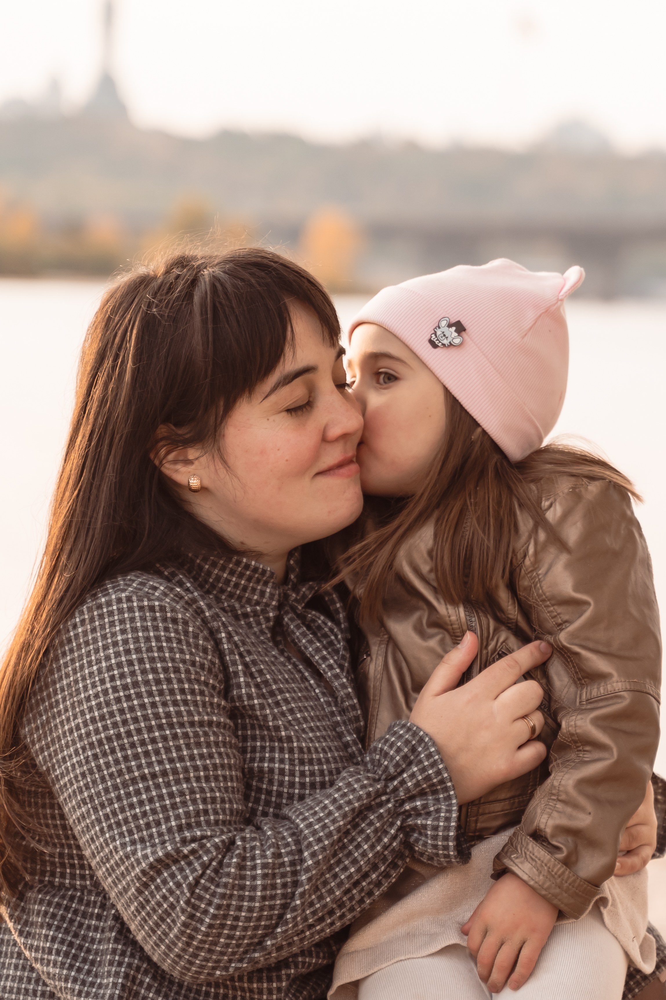 Сімейна фотосесія на Лівобережній. Family photographer in Kiev Natalia Shkavron