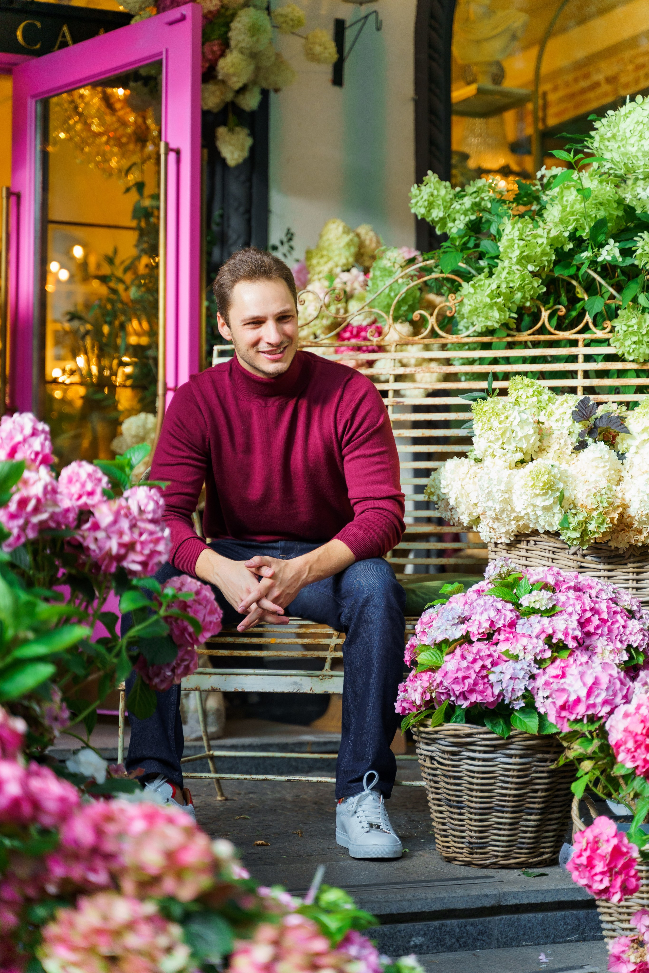 Сімейна фотосесія в гортензіях в Клов саду. Family photographer in Kiev Natalia Shkavron