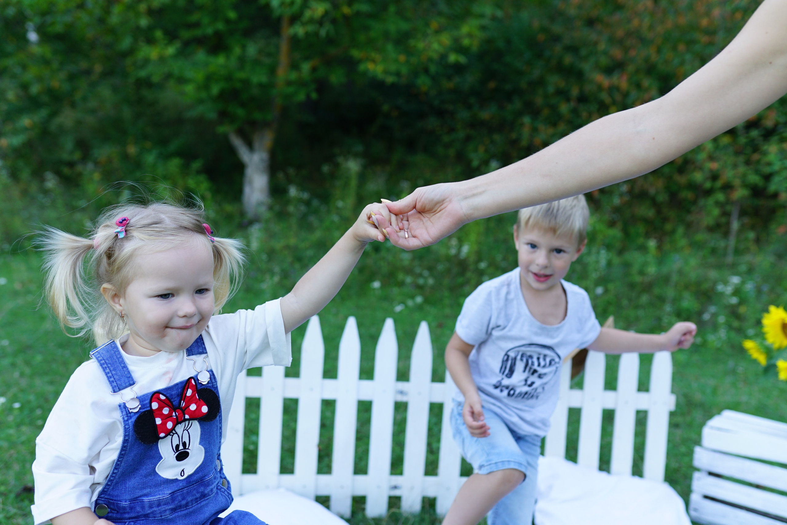 Сімейна фотосесія з кавунами. Family photographer in Kiev Natalia Shkavron