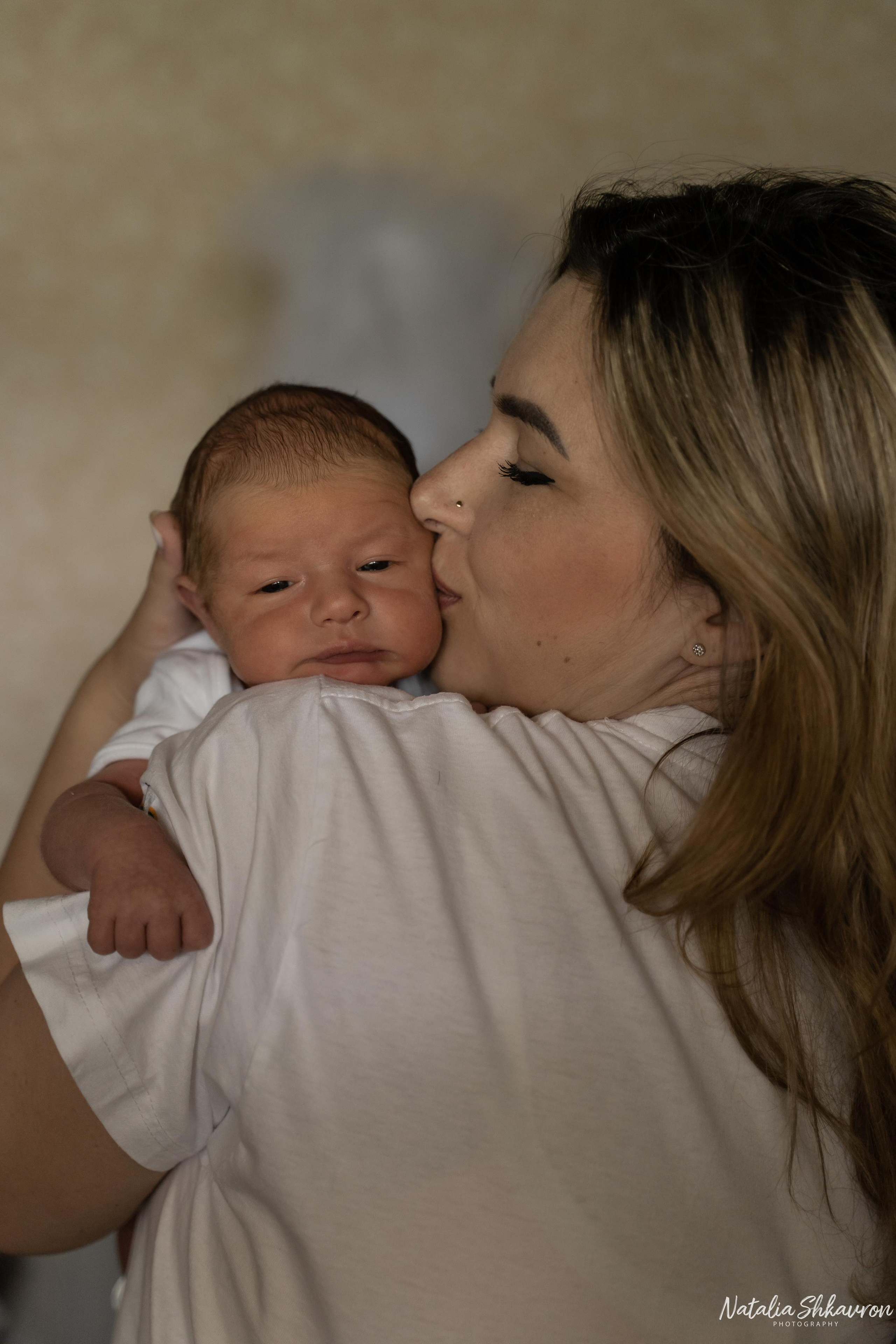 Домашня фотосесія новонародженого. Family photographer in Kiev Natalia Shkavron