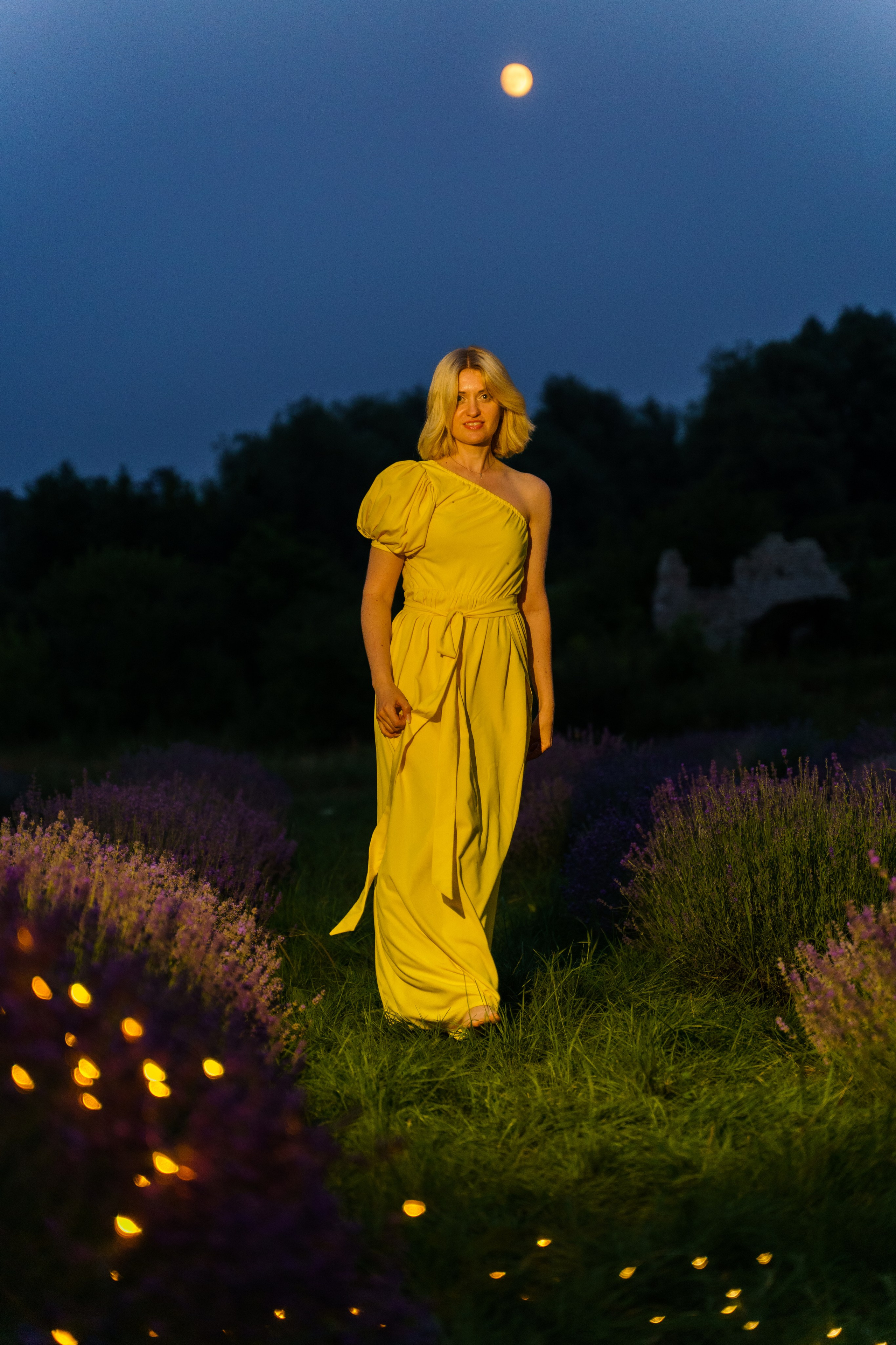 лаванда, фотосесія, київ ,фотограф Городок, фотосесія в жовтій сукні в лаванді ,фотосесія з вогниками, фотосесія ввечері