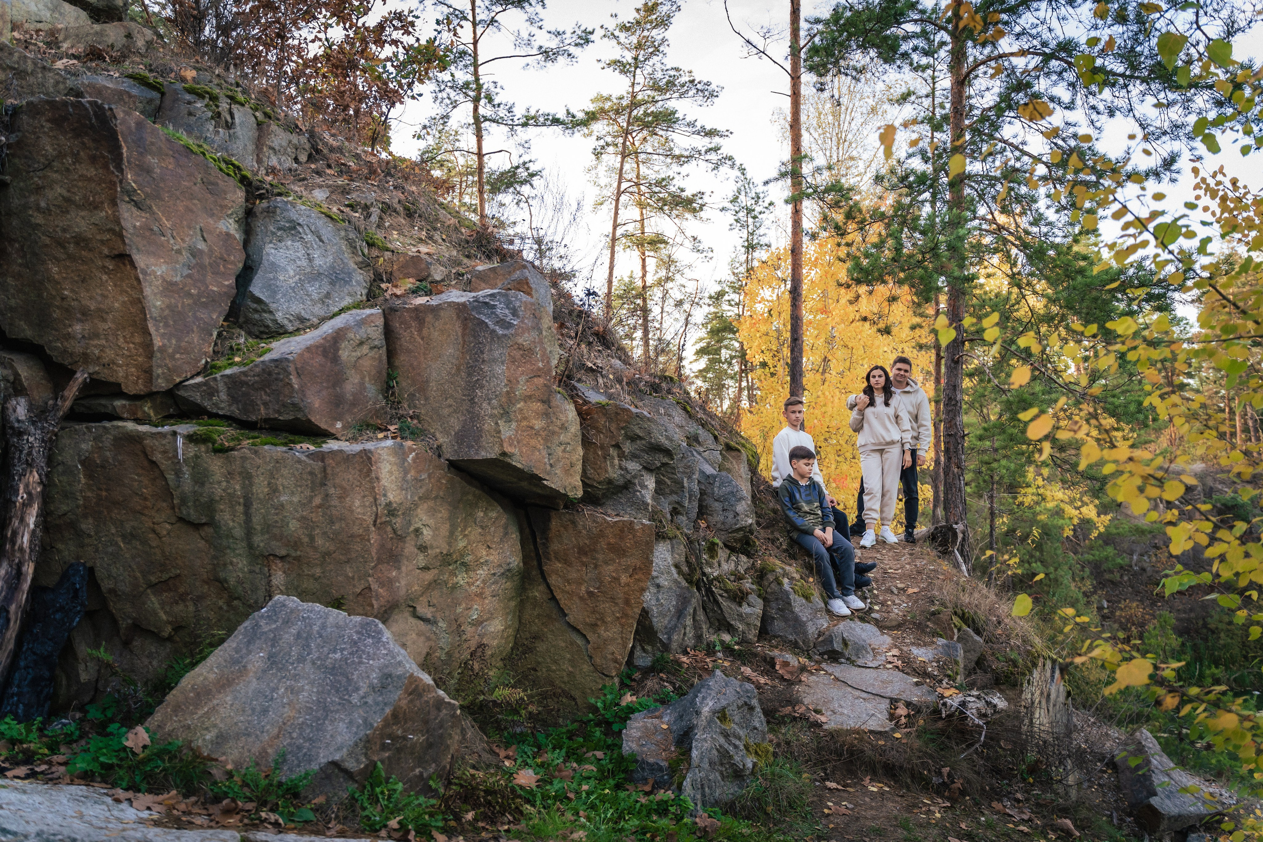 Сімейна фотосесія на природі біля Коростишівського карєру. Сімейний фотограф Київ Наталія Шкаврон
