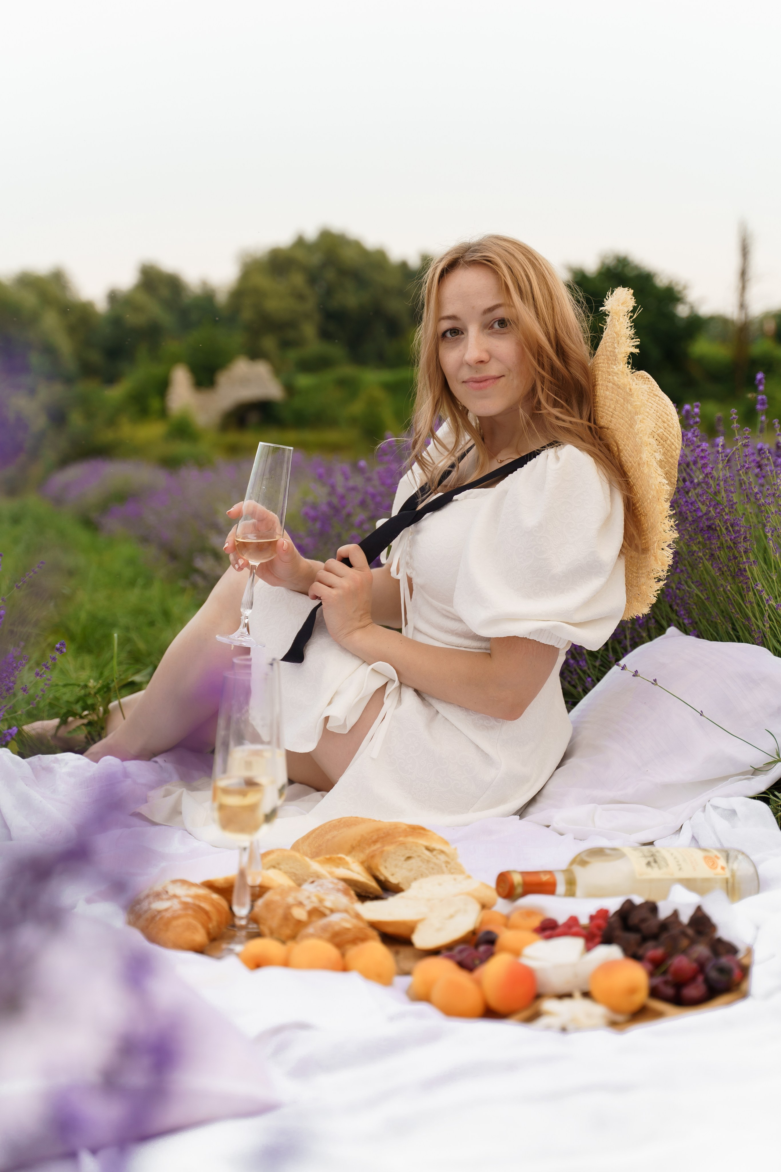 фотосесія в лаванді з подругами,  лаванда, лавандовые поля, фотосессия, Фотостудія на природі, Місця для фотосесії, Лавандове поле, індивідуальна фотосесія, фотосесія з подругами, фотосесія в стилі пікнік, літян фотосесія, фотосесія з подургами в стилі пікнік, лавандова фотосесія, фотосесія в лаванді в києві