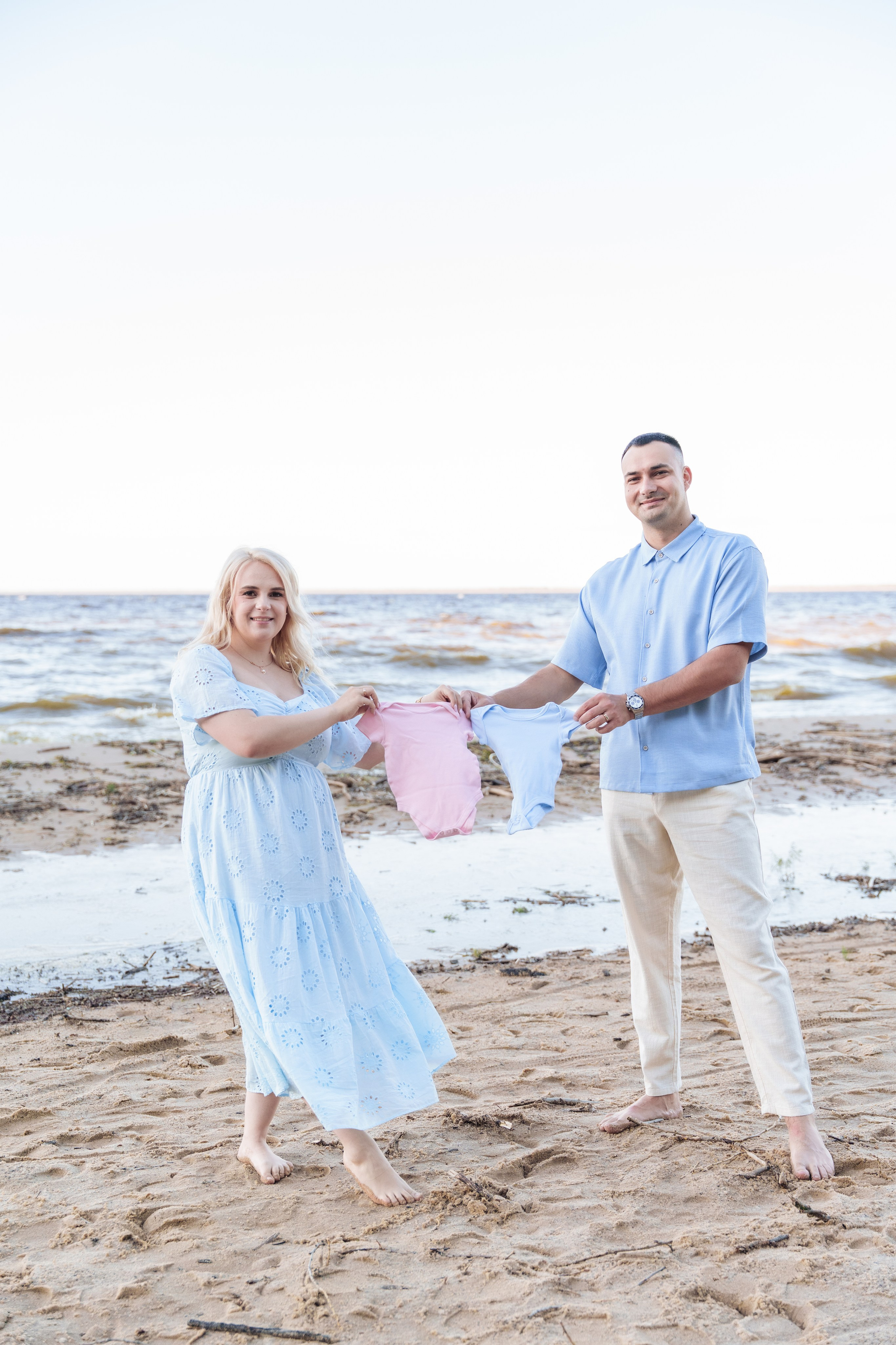 Гендер паті на Київському морі. Family photographer in Kiev Natalia Shkavron