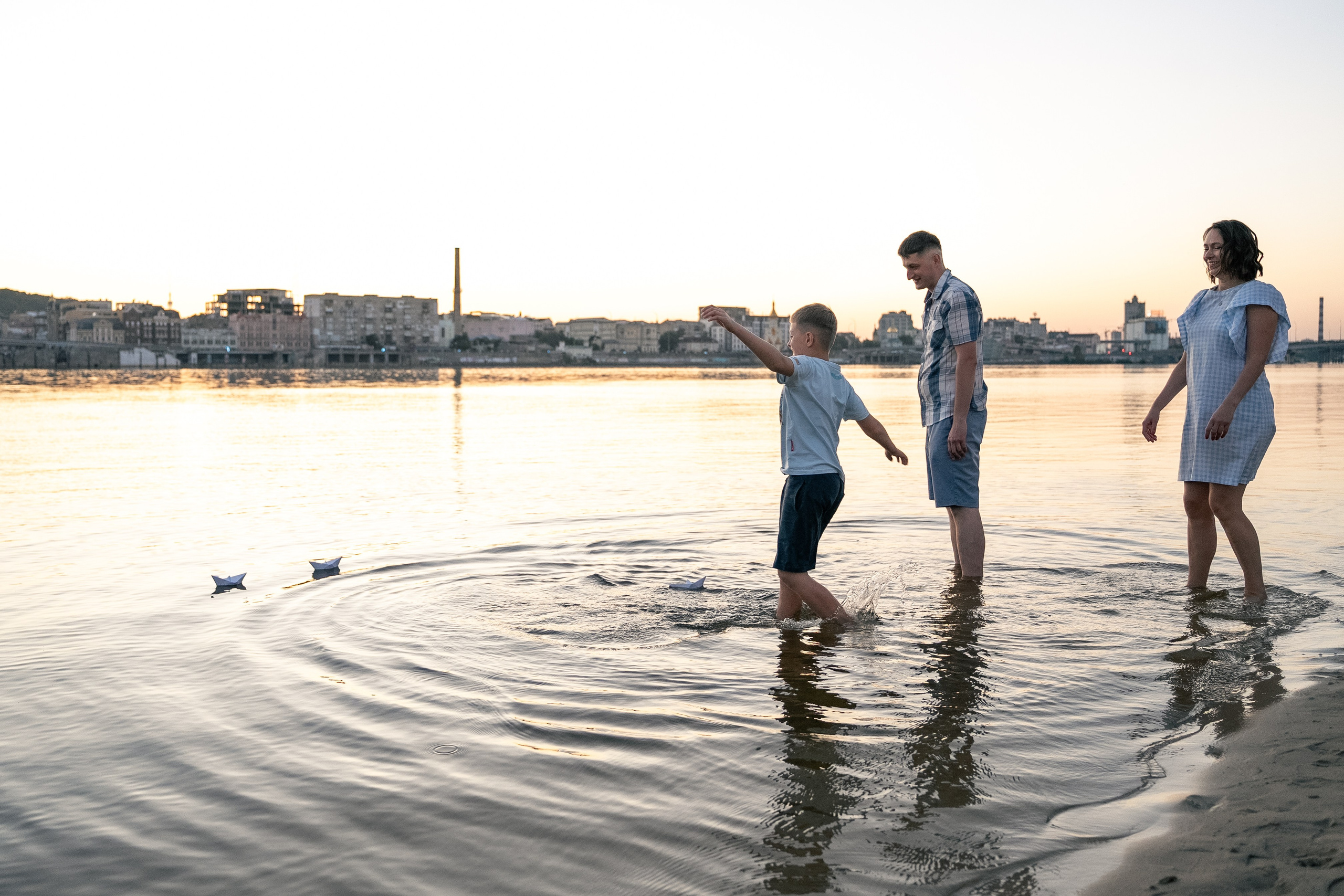Сімейна фотосесія на Трухановому острові. Сімейний фотограф Київ Наталія Шкаврон