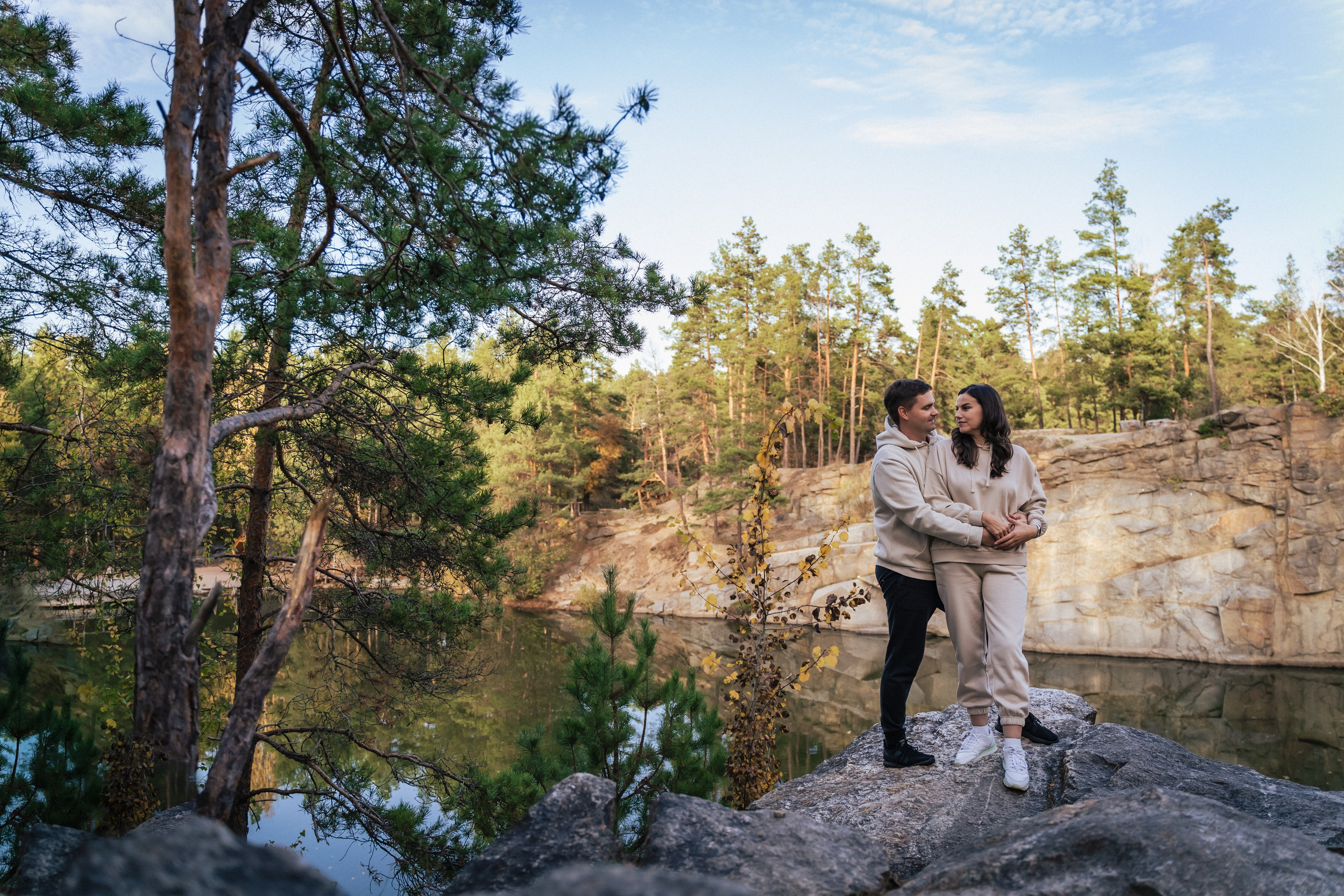 Сімейна фотосесія на природі біля Коростишівського карєру. Сімейний фотограф Київ Наталія Шкаврон