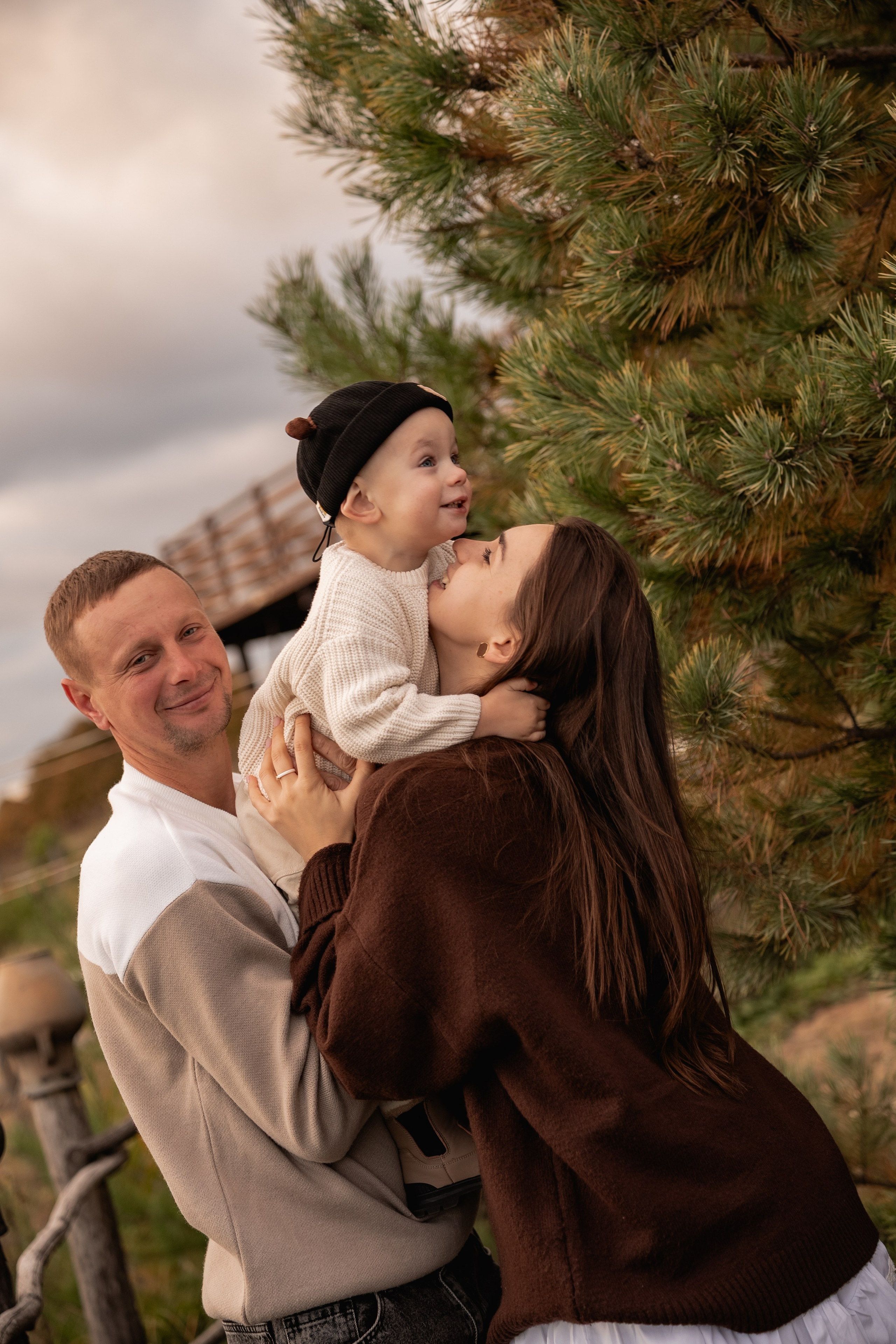 Сімейна фотосесія на кінній фермі. Family photographer in Kiev Natalia Shkavron