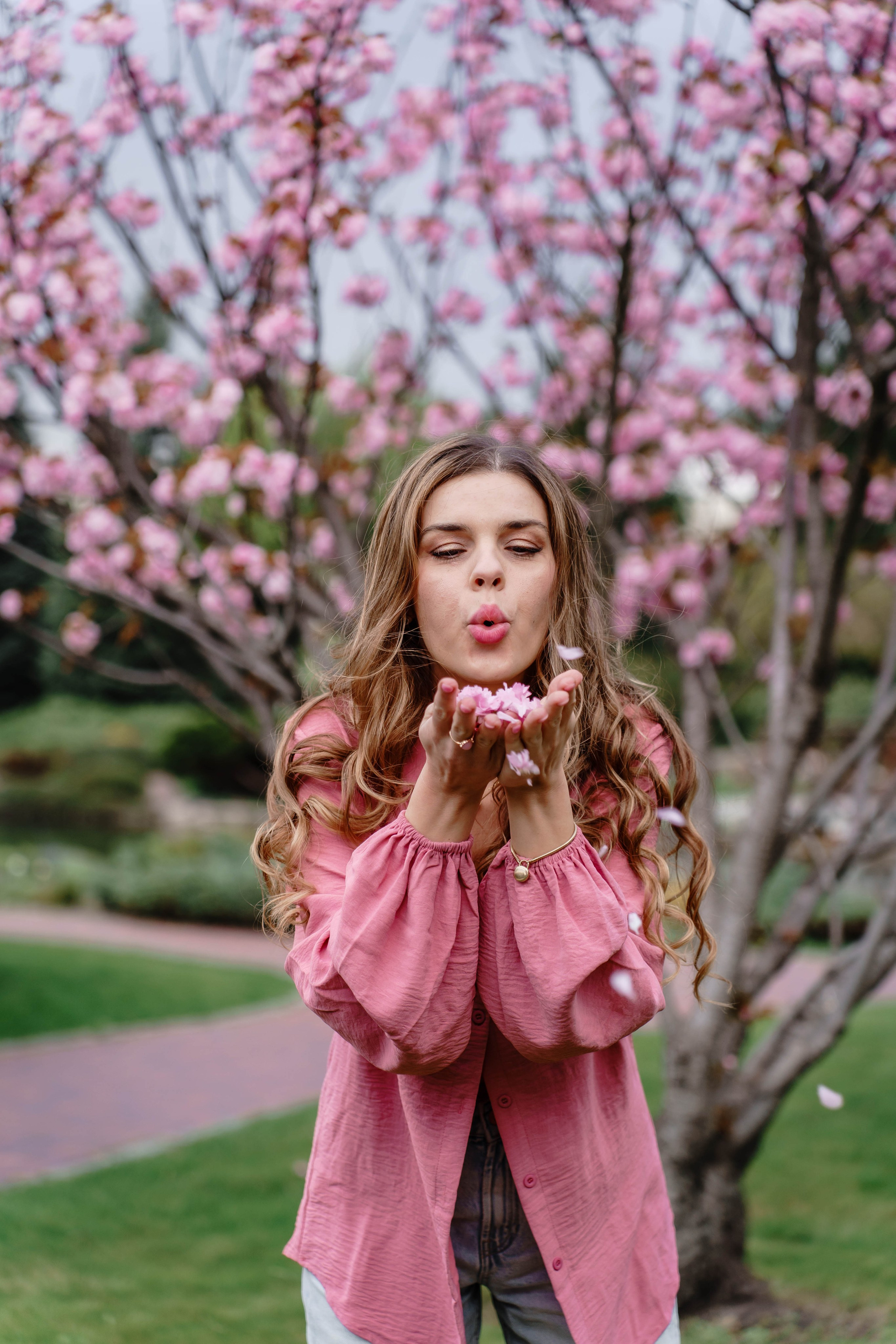 Фотосесія в сакурах. Family photographer in Kiev Natalia Shkavron