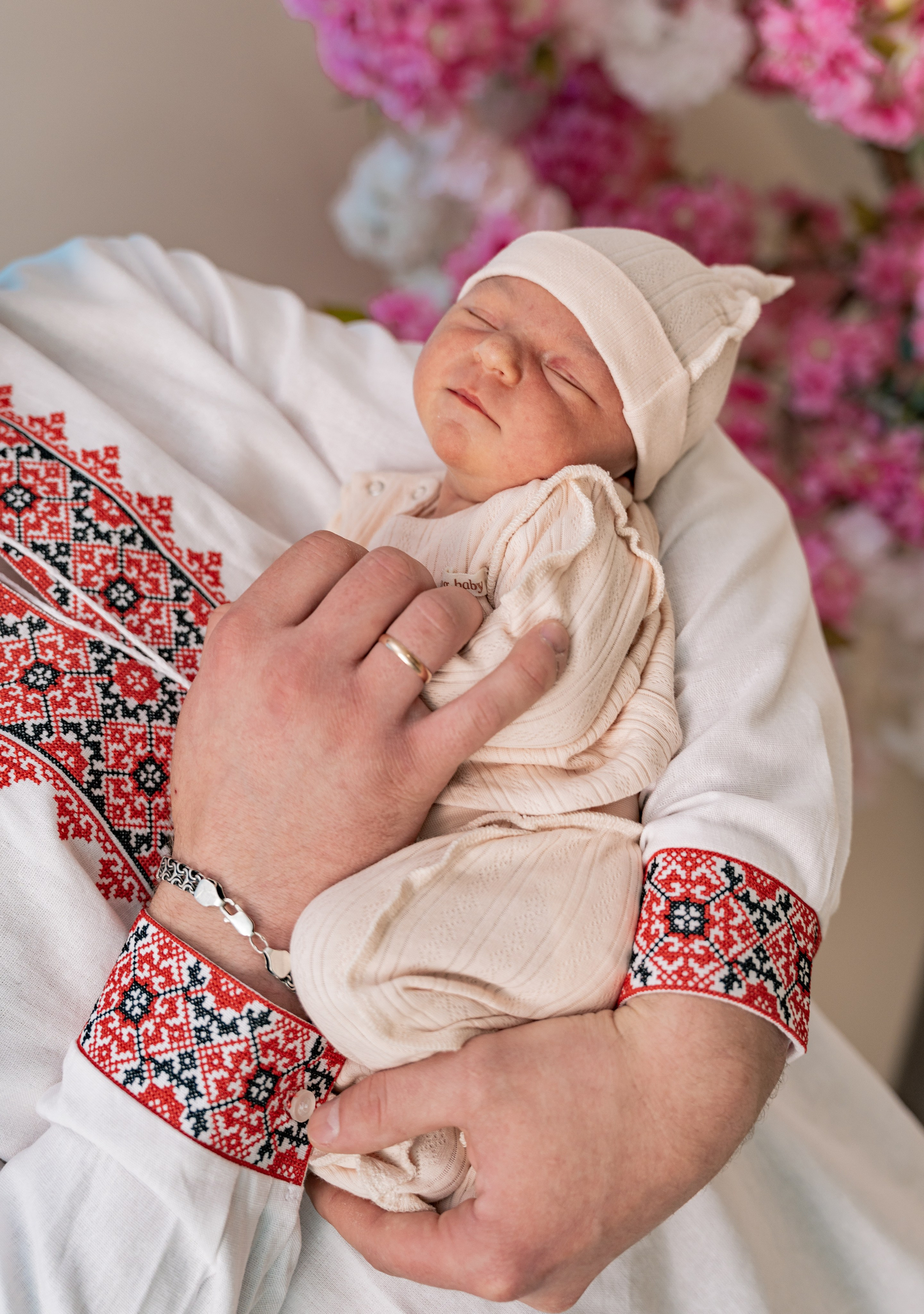 Виписка з пологового №3. Сімейний фотограф Київ Наталія Шкаврон