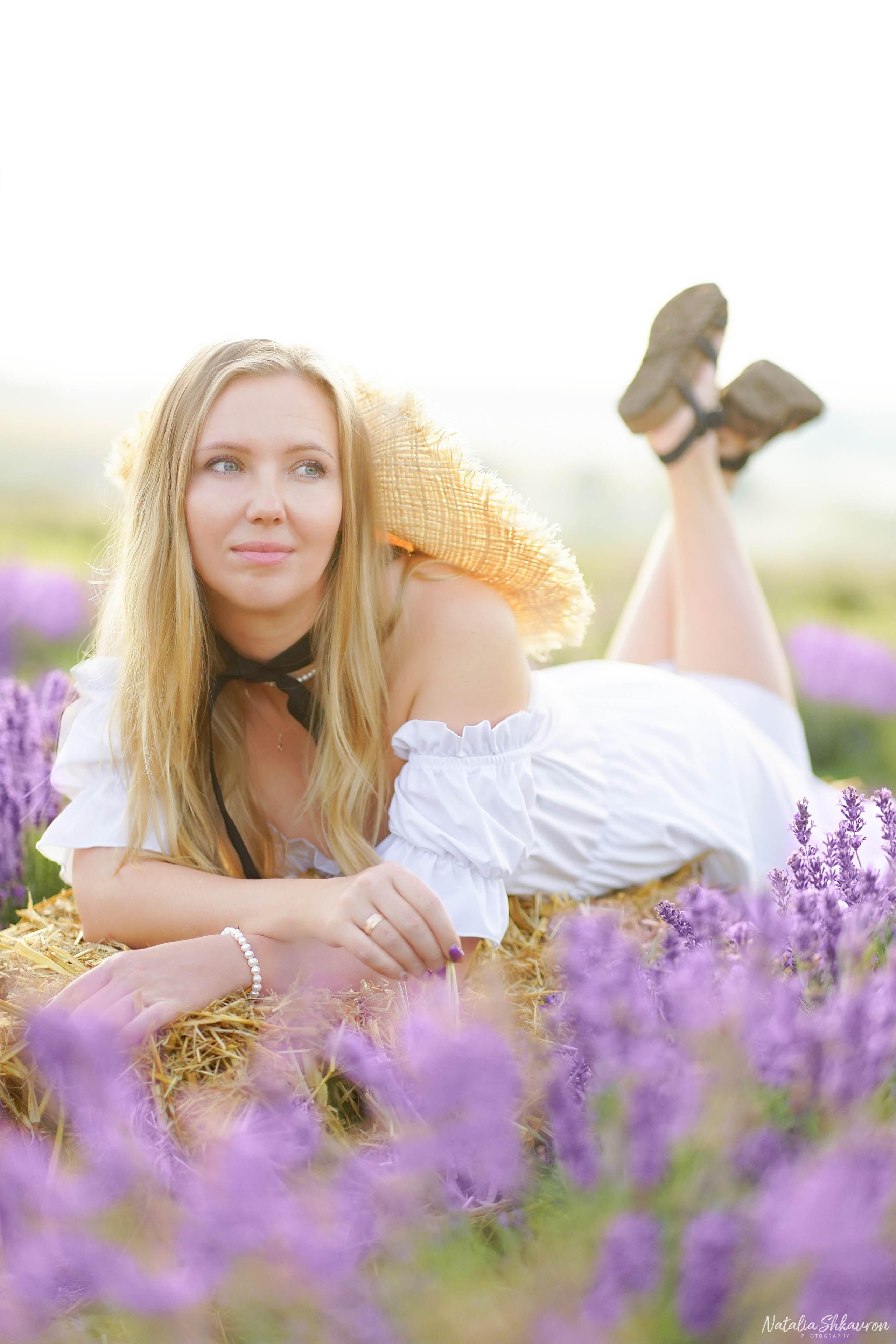 Фотосесія на світанку в лаванді. Сімейний фотограф Київ Наталія Шкаврон