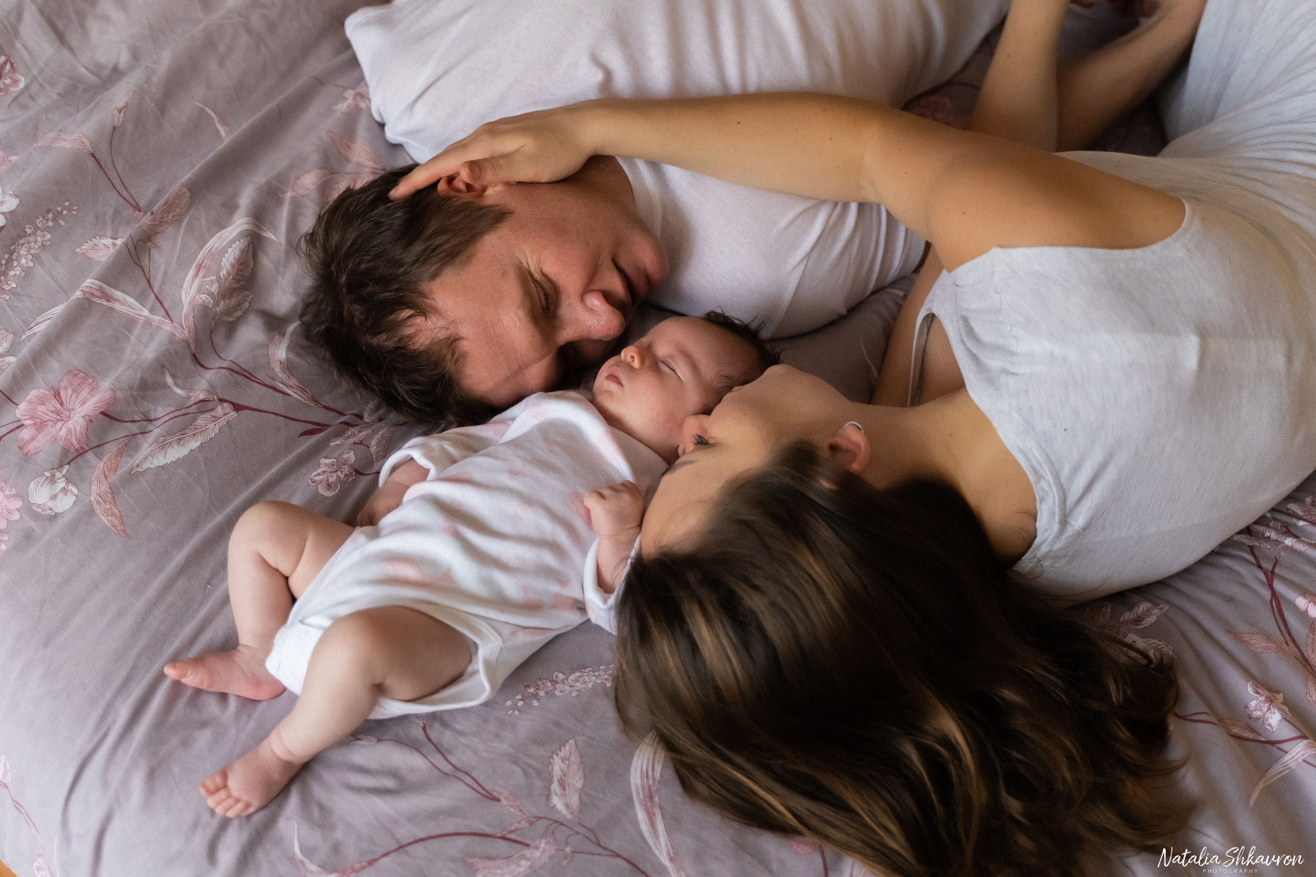 Сімейна фотосесія новонародженої. Сімейний фотограф Київ Наталія Шкаврон