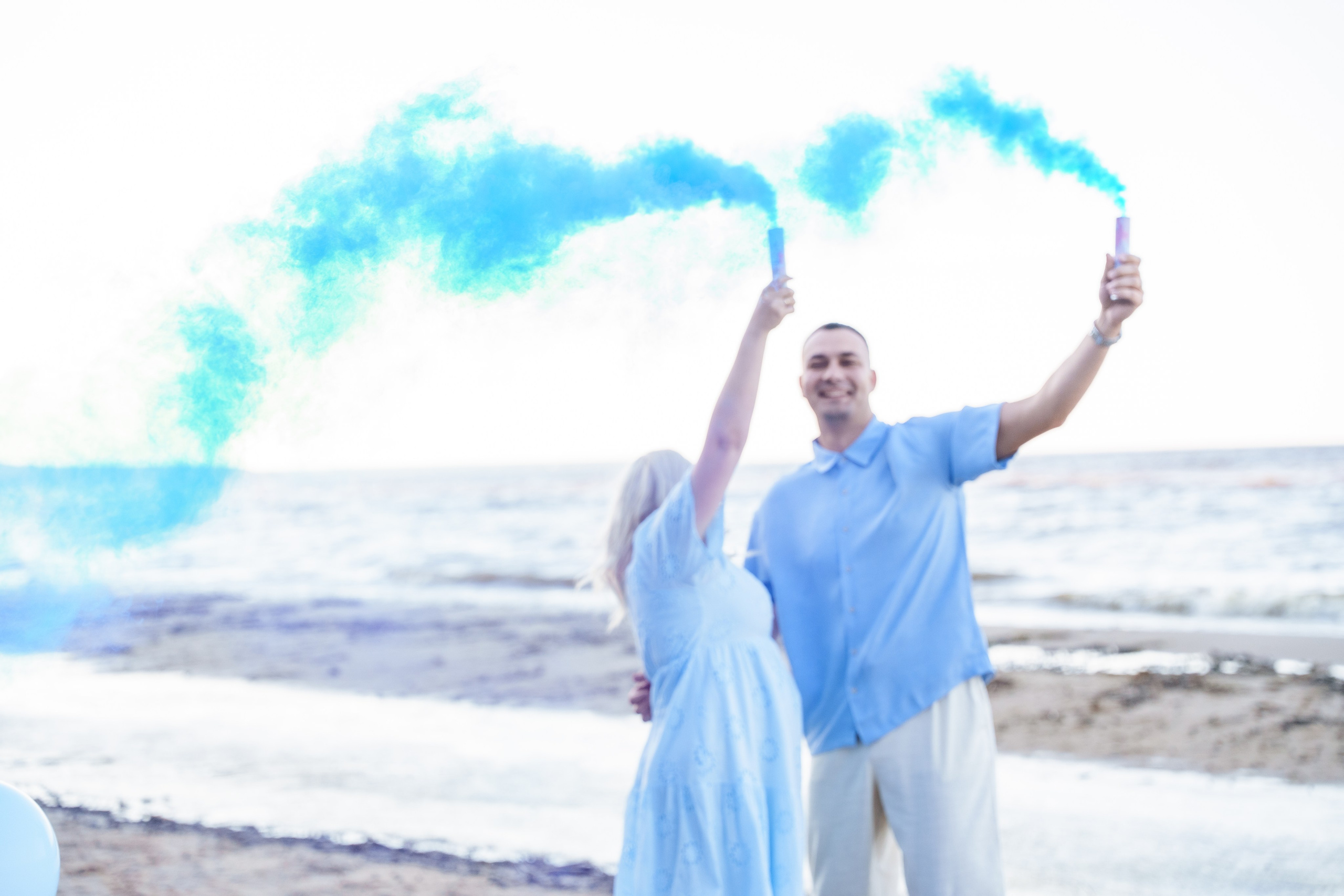 Гендер паті на Київському морі. Family photographer in Kiev Natalia Shkavron