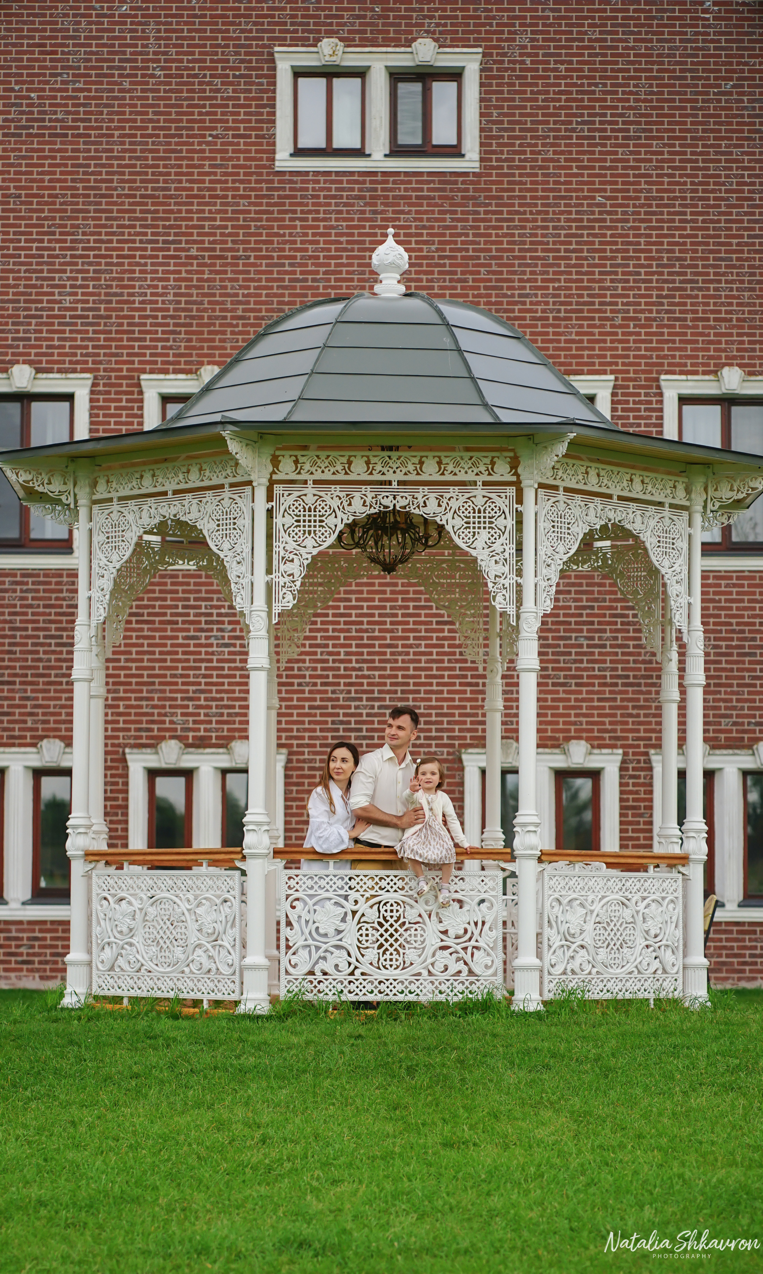 Сімейна фотосесія в тюльпанах. Сімейний фотограф Київ Наталія Шкаврон