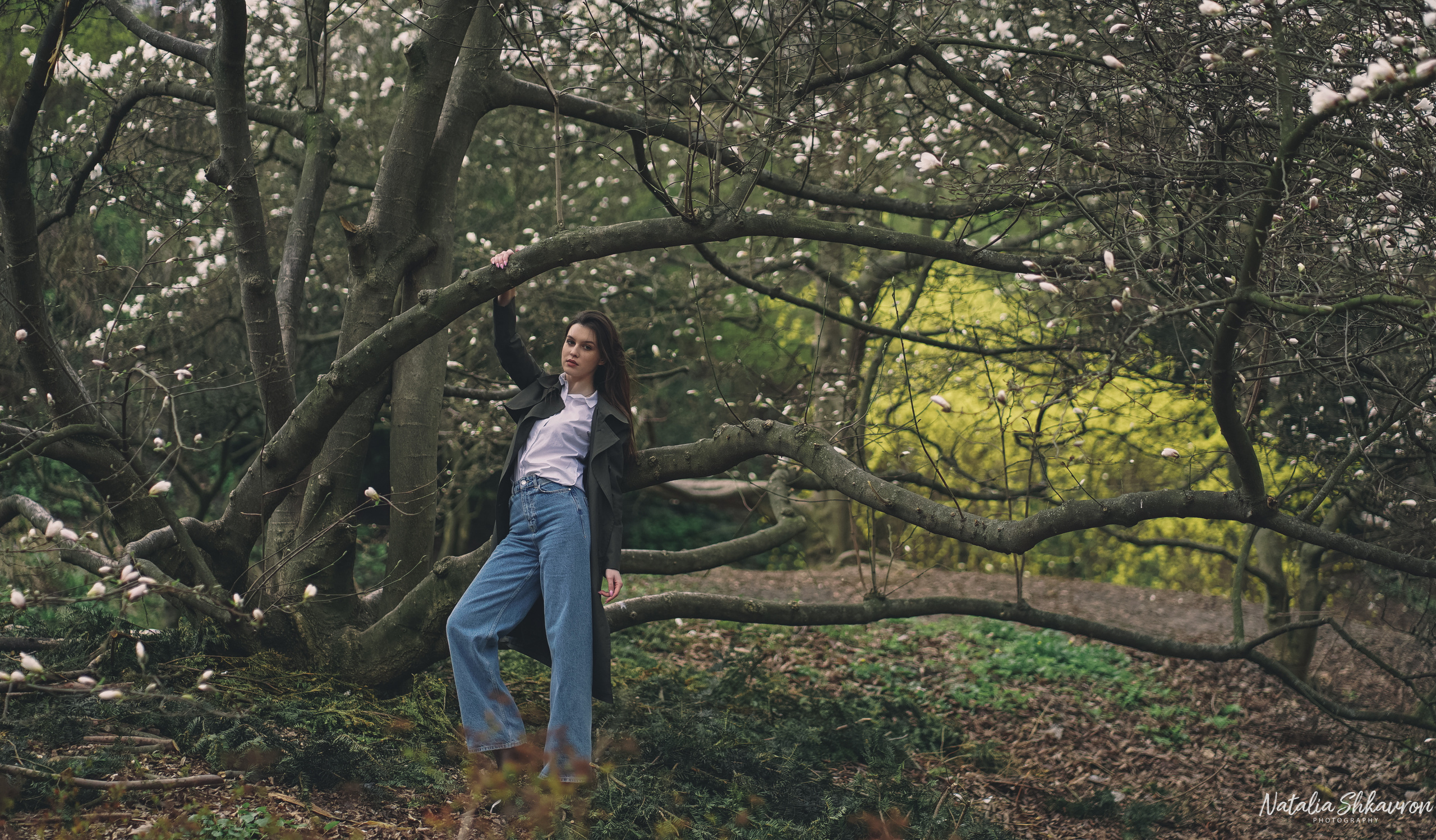 Весняна фотосесія в магноліях. Сімейний фотограф Київ Наталія Шкаврон