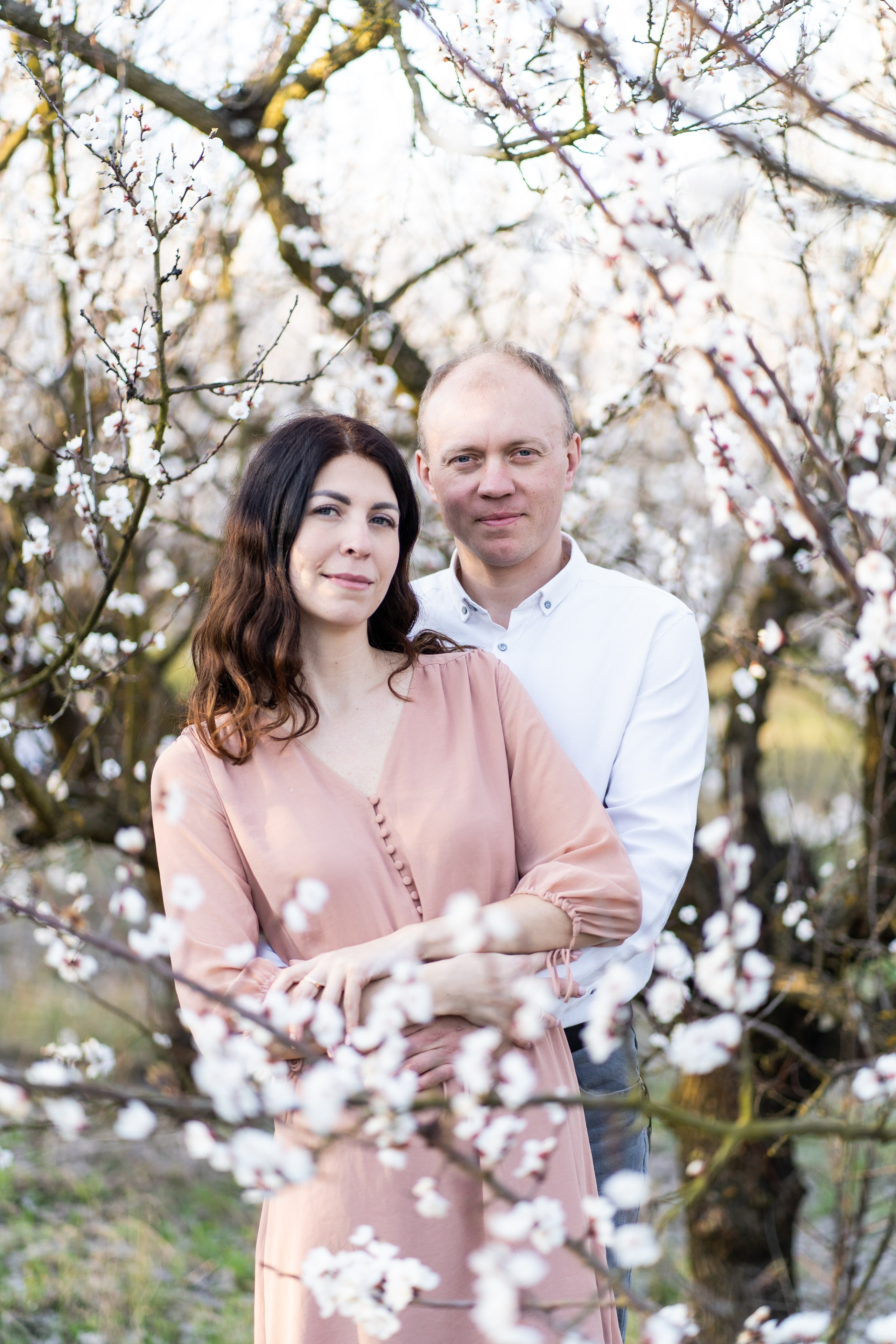 Сімейна фотосесія в абрикосовому саду, фотограф київ, локація абрикосовий сад