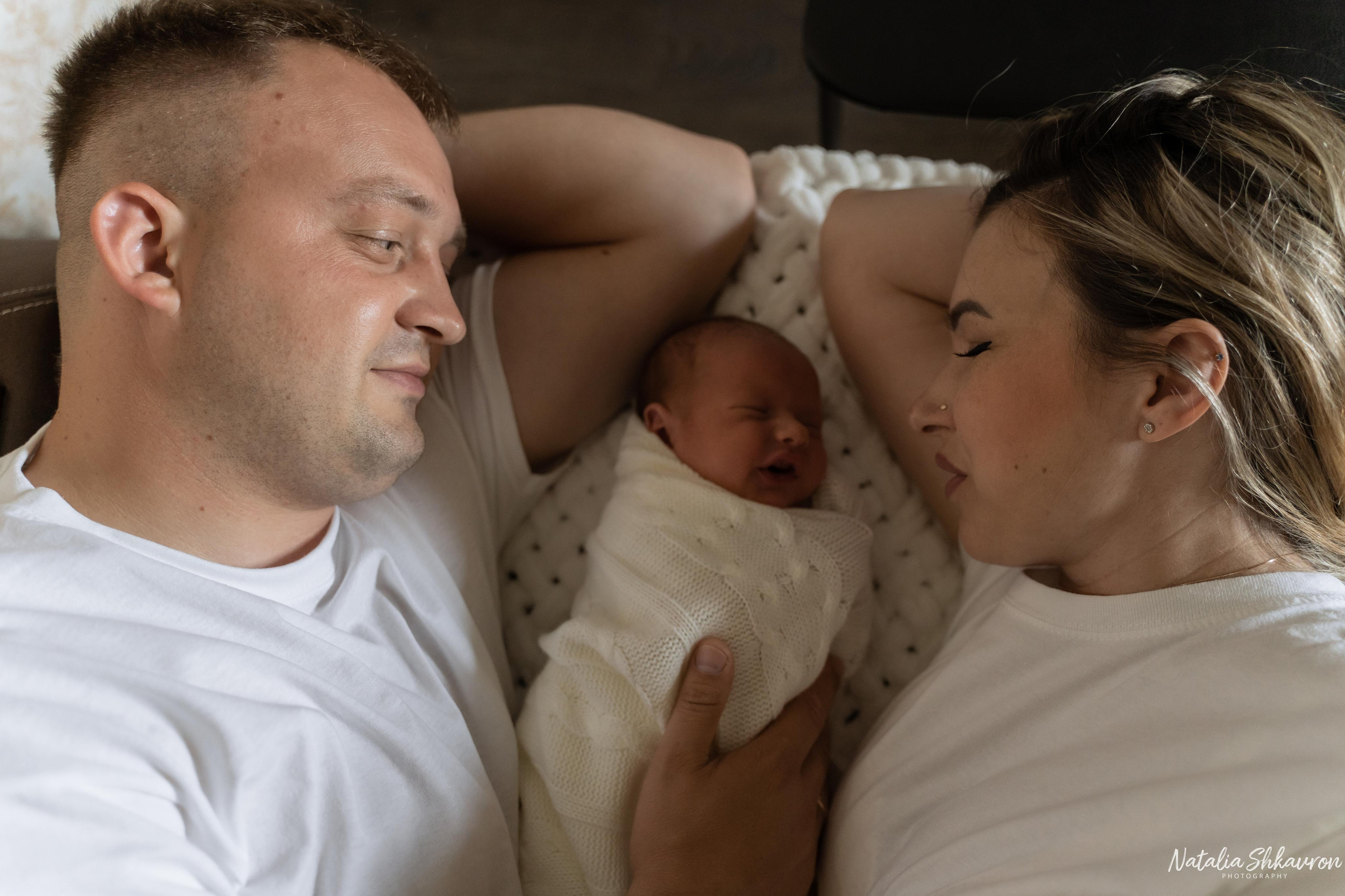 Домашня фотосесія новонародженого. Family photographer in Kiev Natalia Shkavron