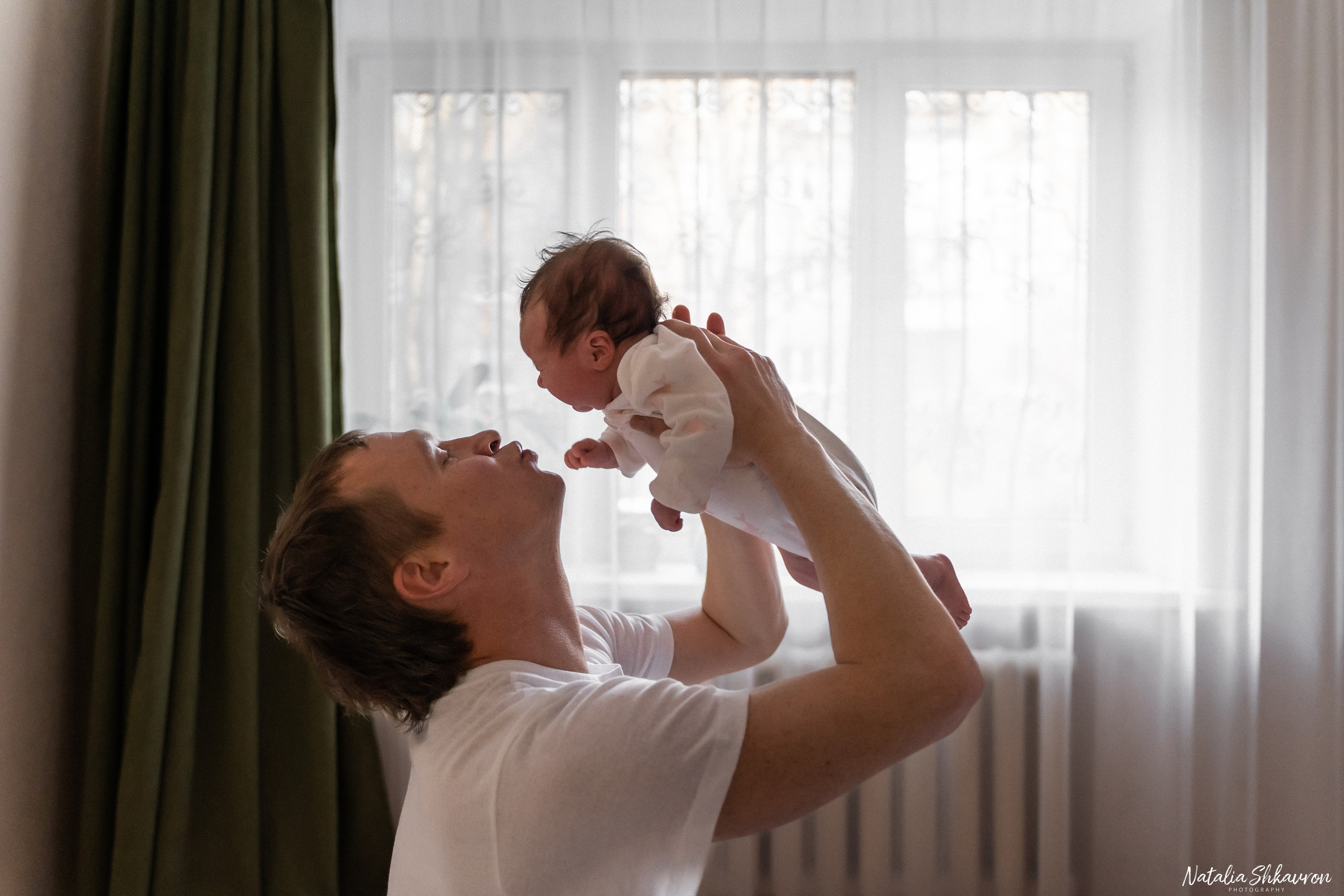 Сімейна фотосесія новонародженої. Сімейний фотограф Київ Наталія Шкаврон