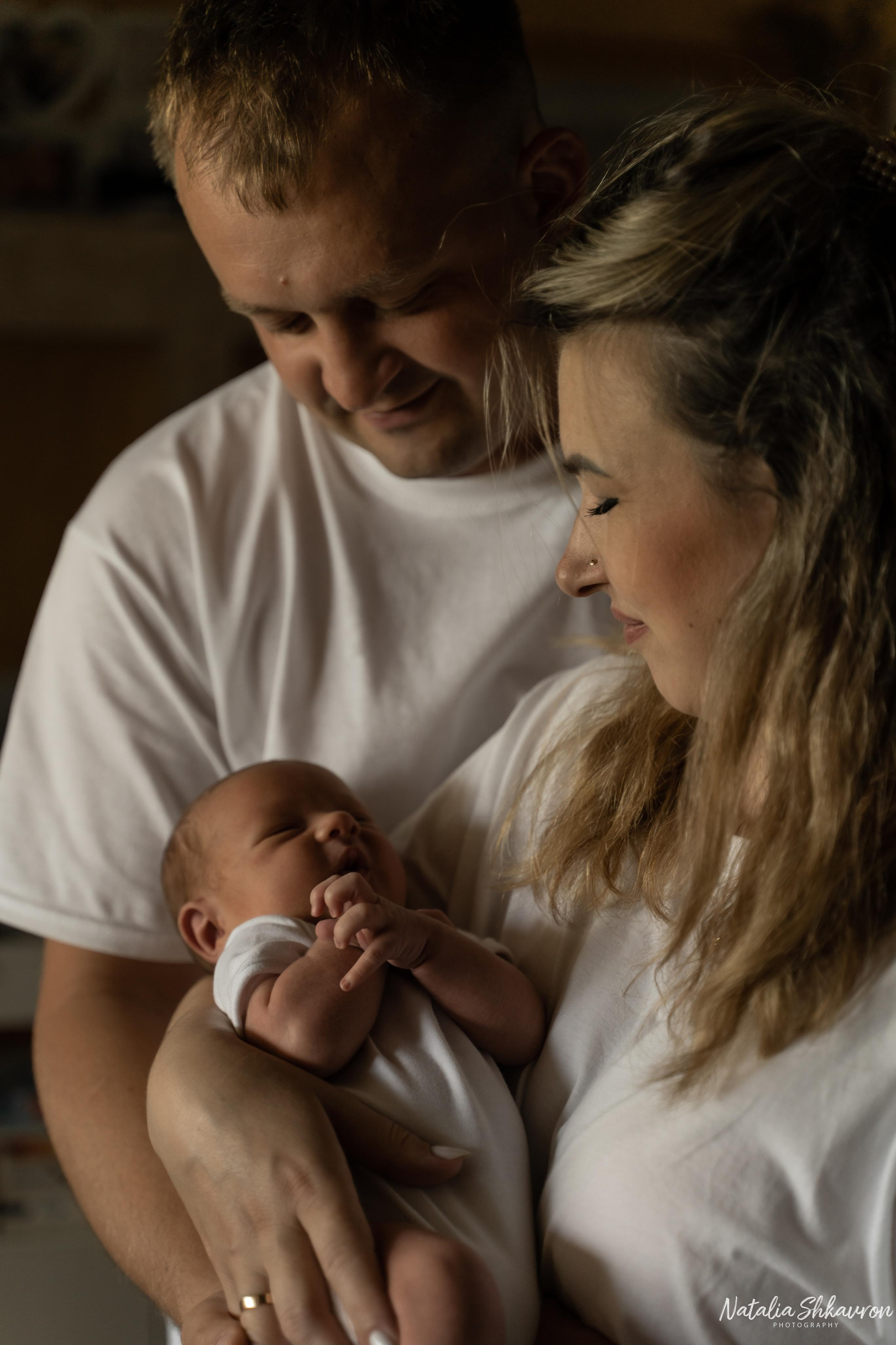 Домашня фотосесія новонародженого. Family photographer in Kiev Natalia Shkavron