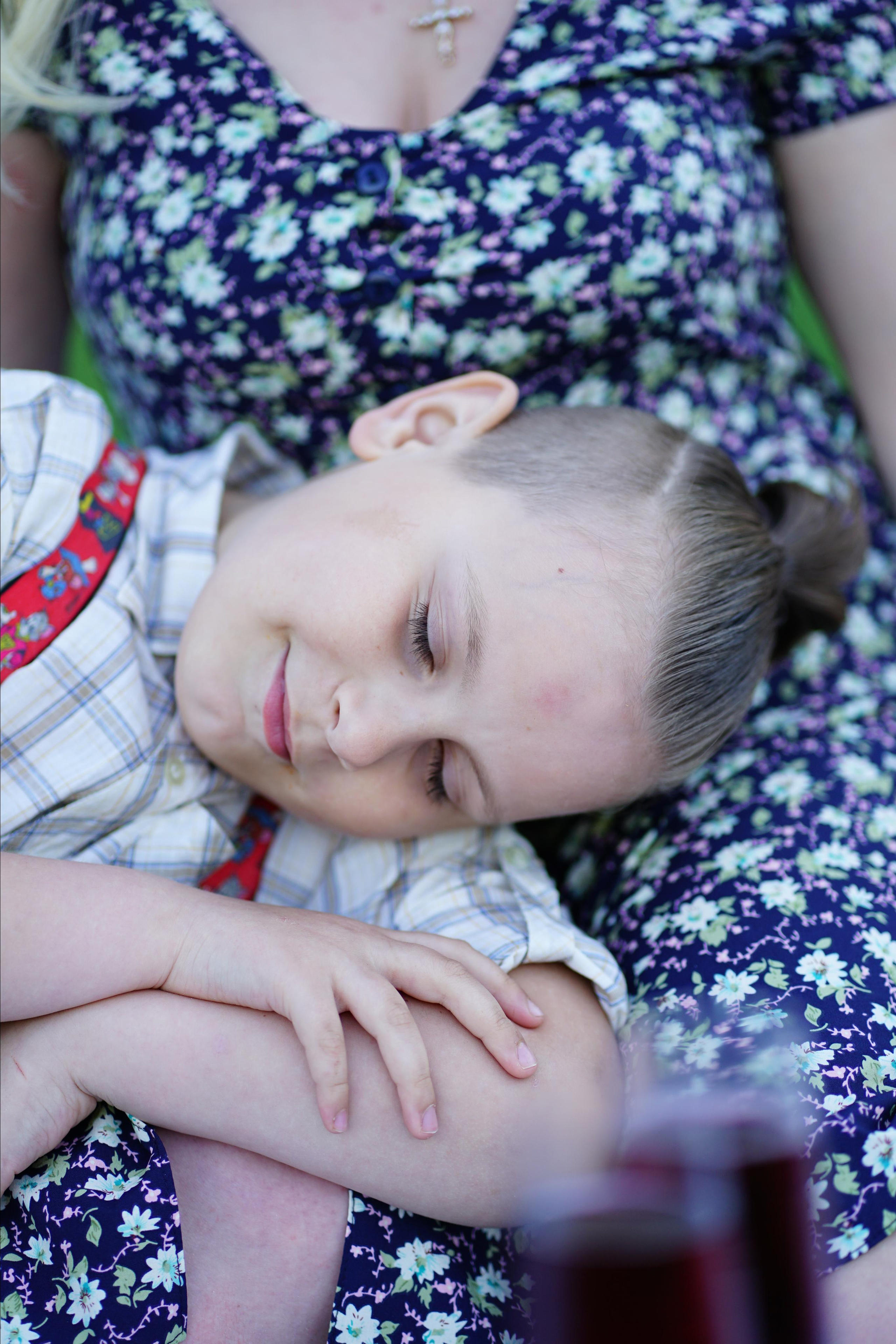 Фотосесія в стилі пікнік мама та син. Сімейний фотограф Київ Наталія Шкаврон