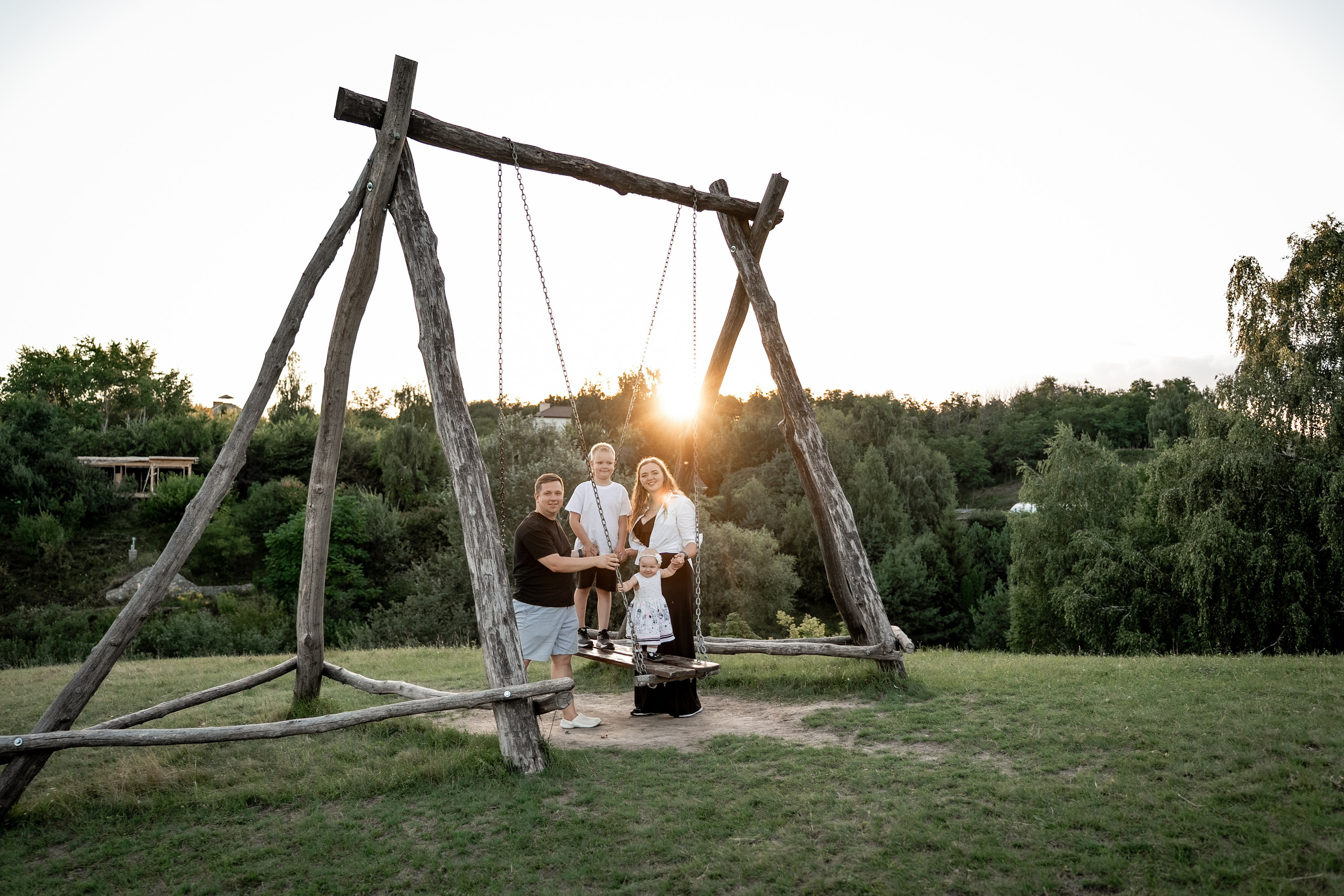 Сімейна фотосесія на овечій фермі. Сімейний фотограф Київ Наталія Шкаврон